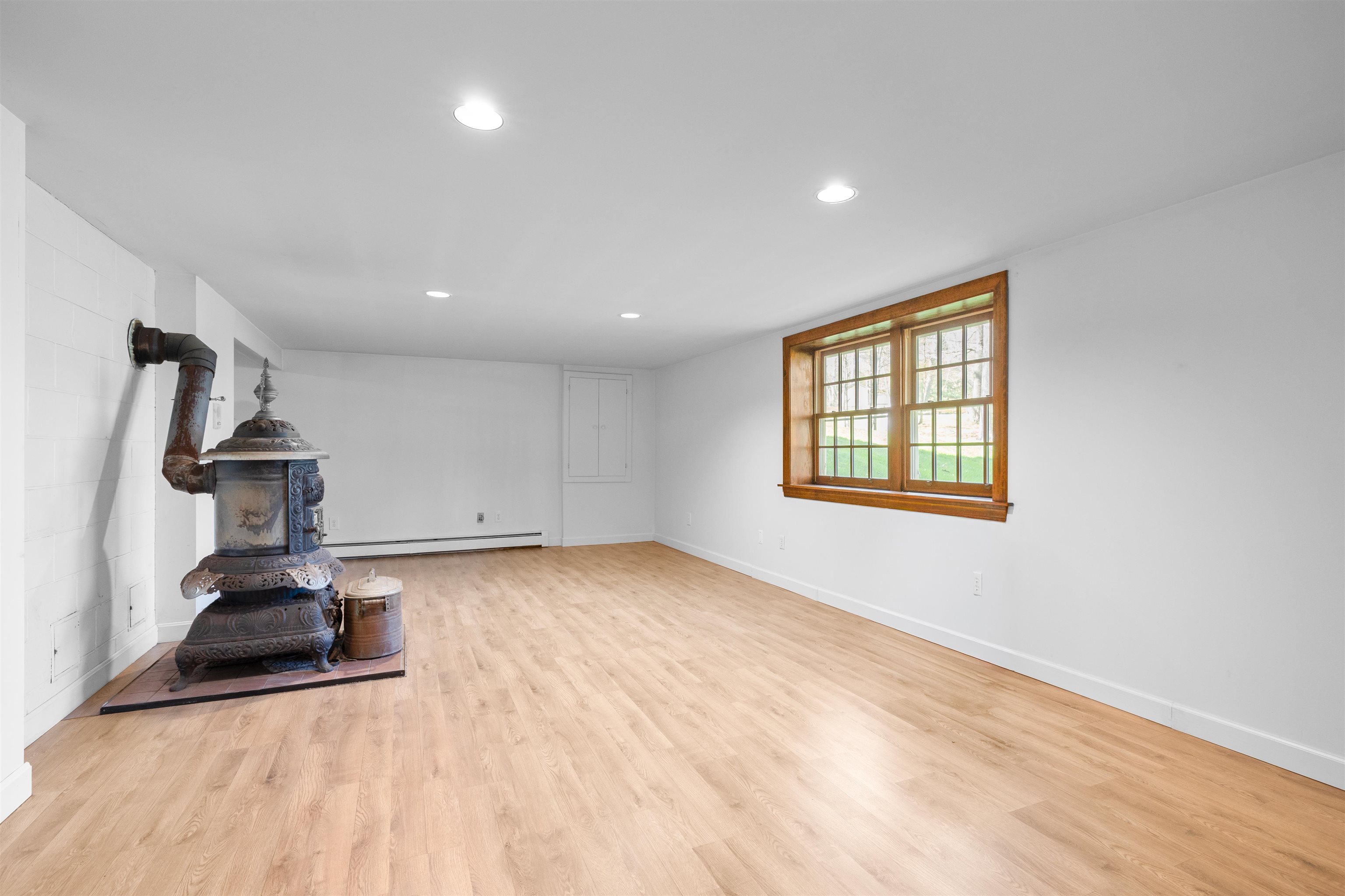 60 Cambridge Rd, Hampstead, NH 03841