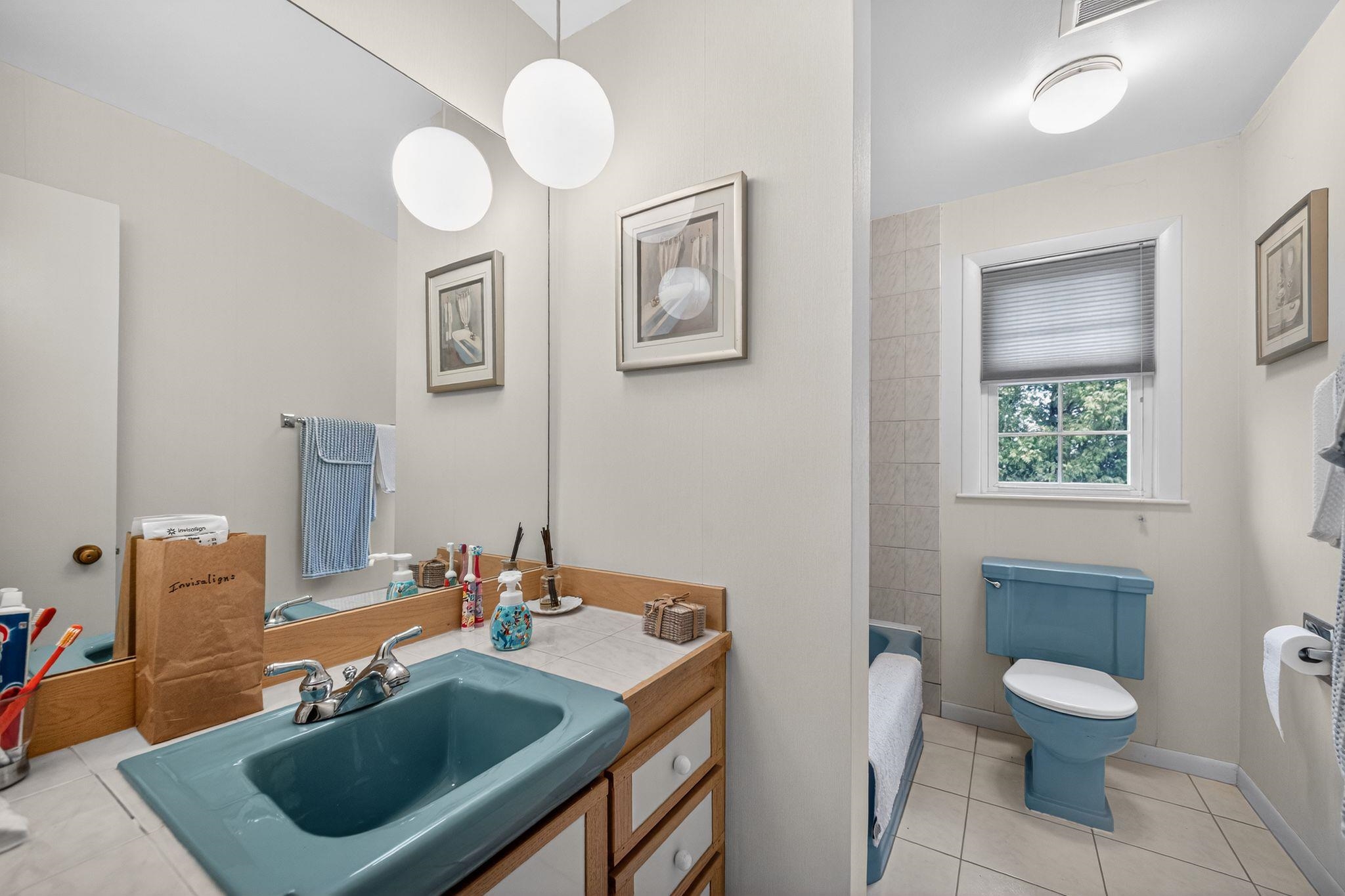 Bathroom 25163104