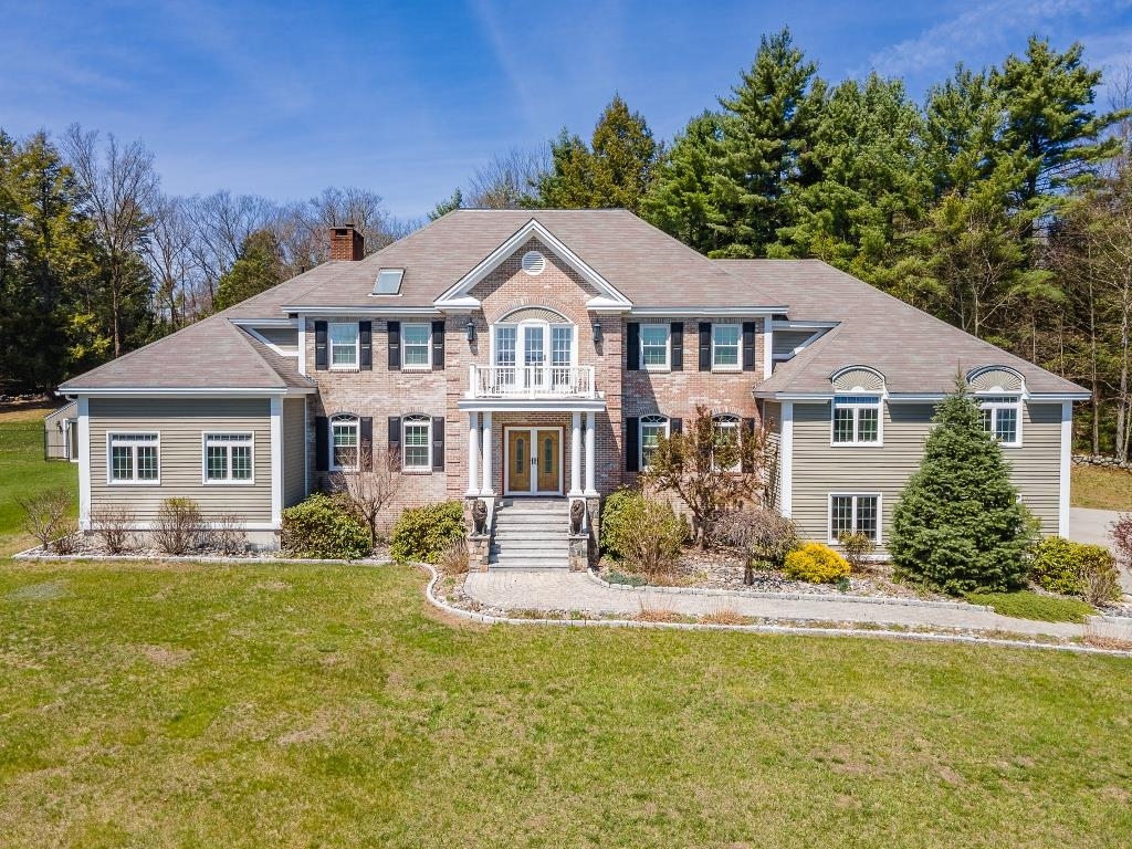 101 Highland Cir, Swanzey, NH 03446