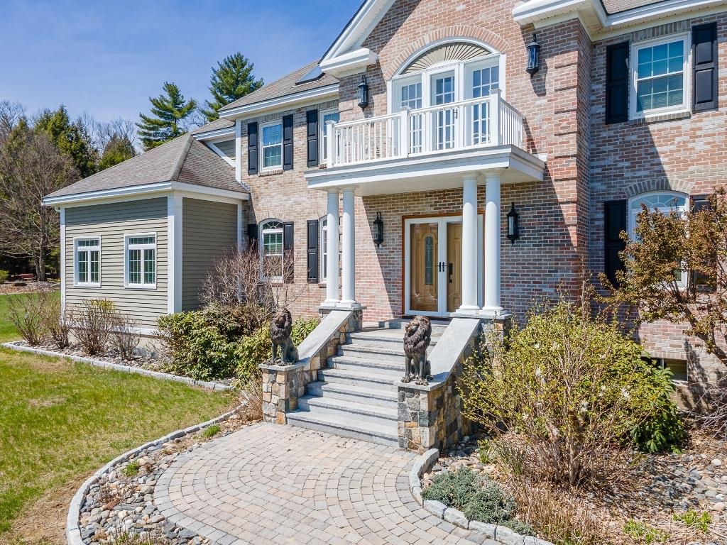 101 Highland Cir, Swanzey, NH 03446