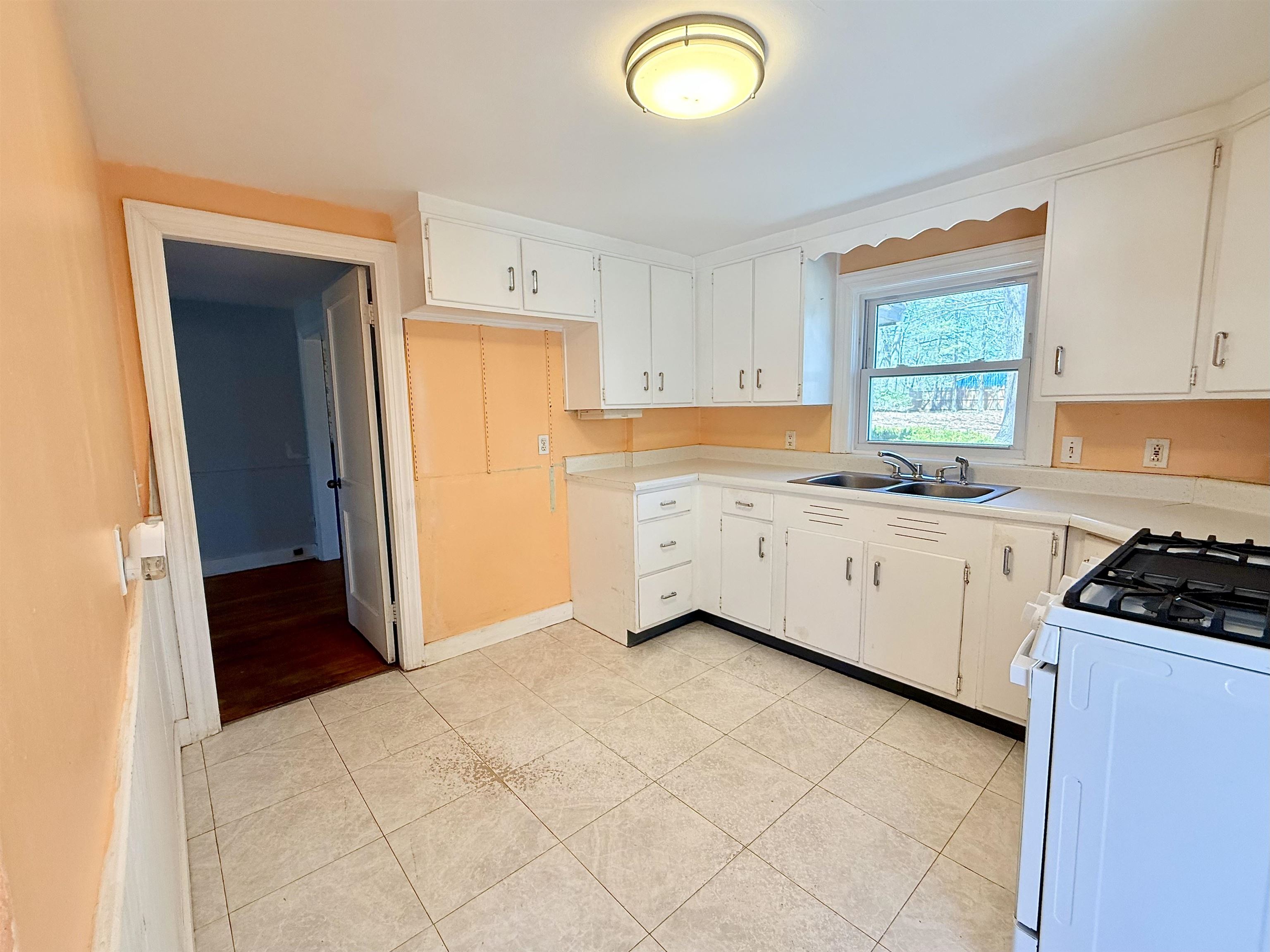 65 Mckinley Rd, Portsmouth, NH 03801