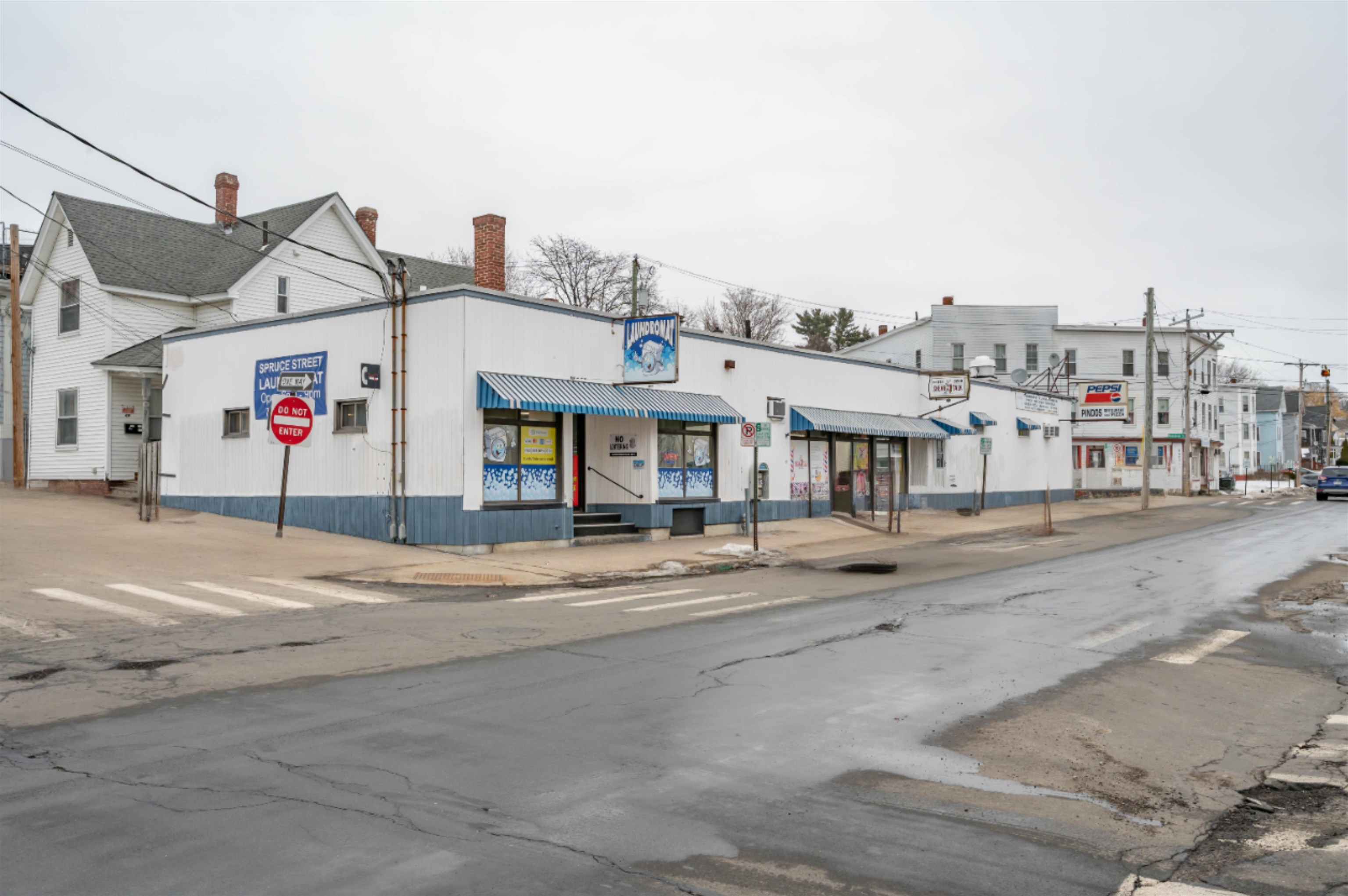 49 Massabesic St, Manchester, NH 03104