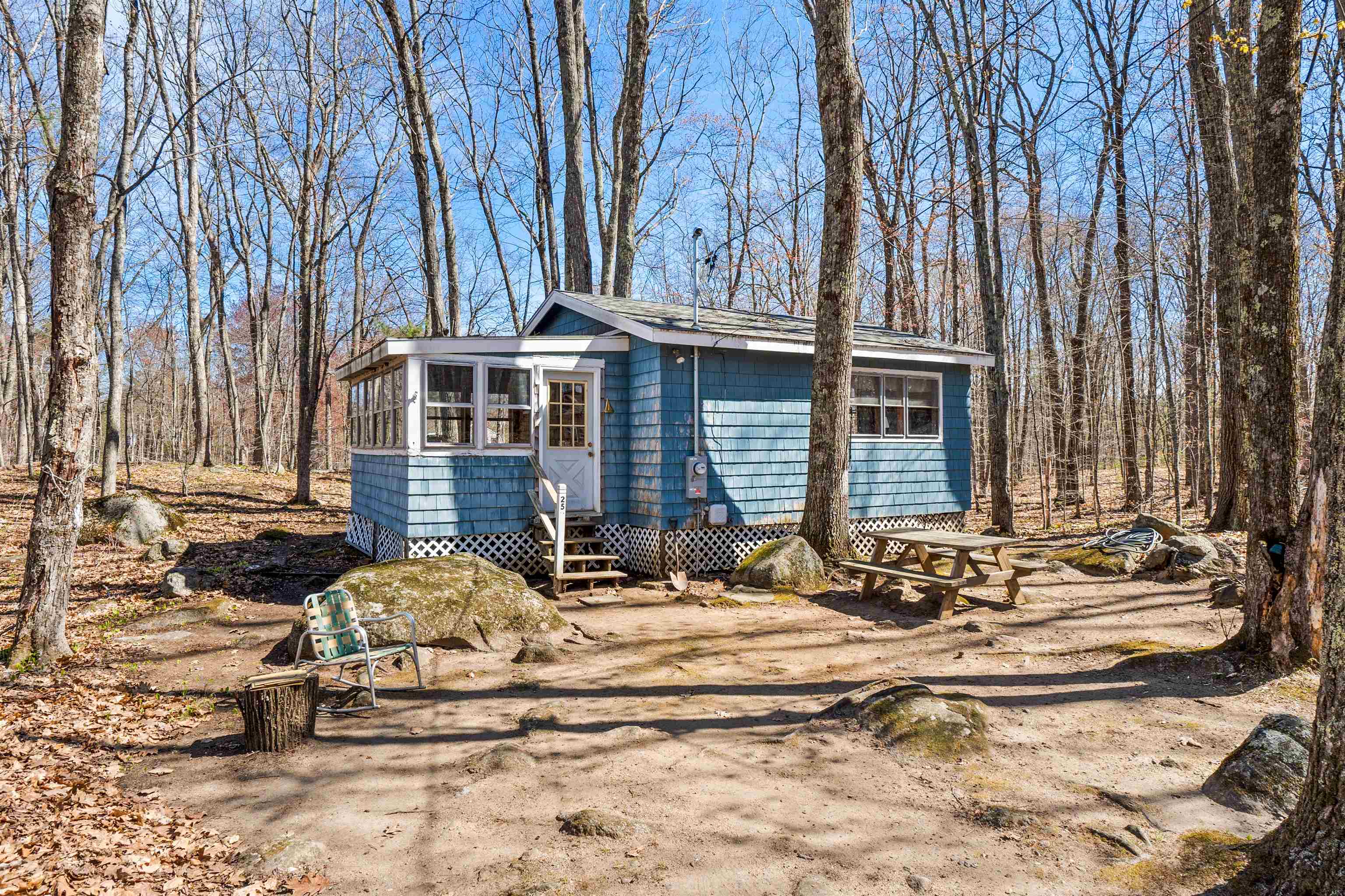 25 Mooers Rd, Nottingham, NH 03290