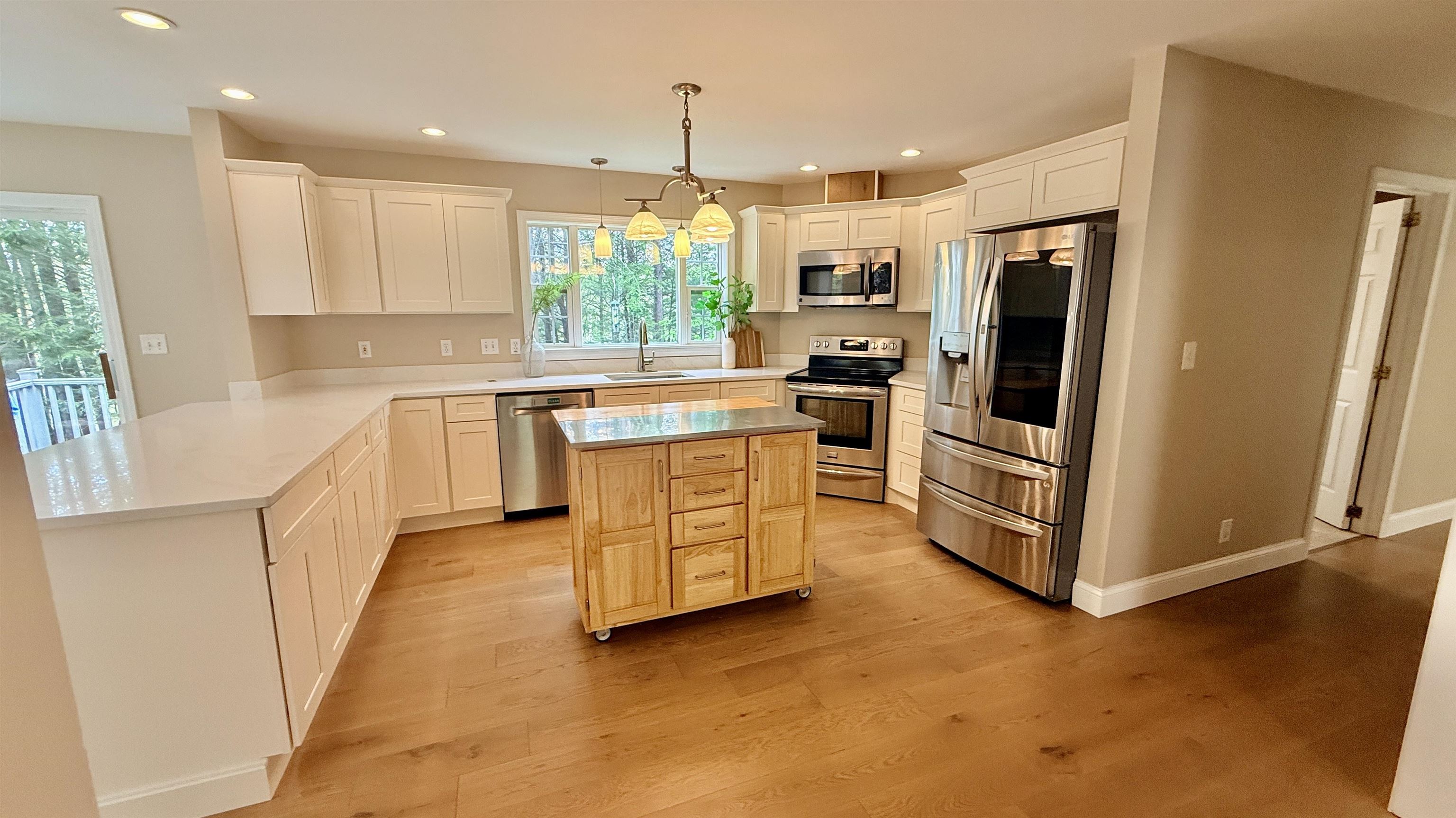 249 Cooper Hill Rd, Nottingham, NH 03290