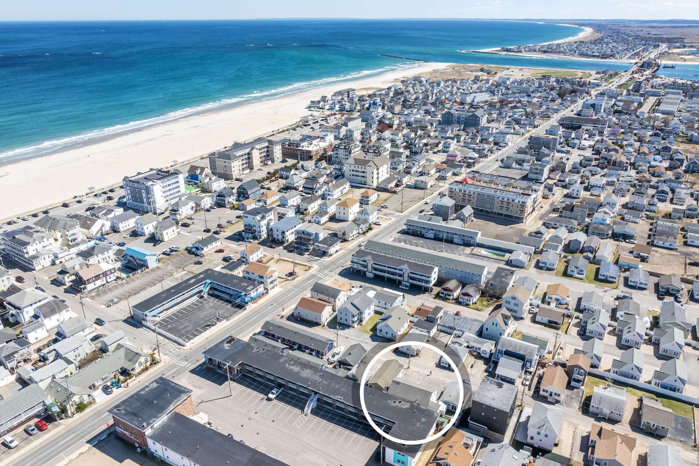 12 Manchester St, Hampton, NH 03842