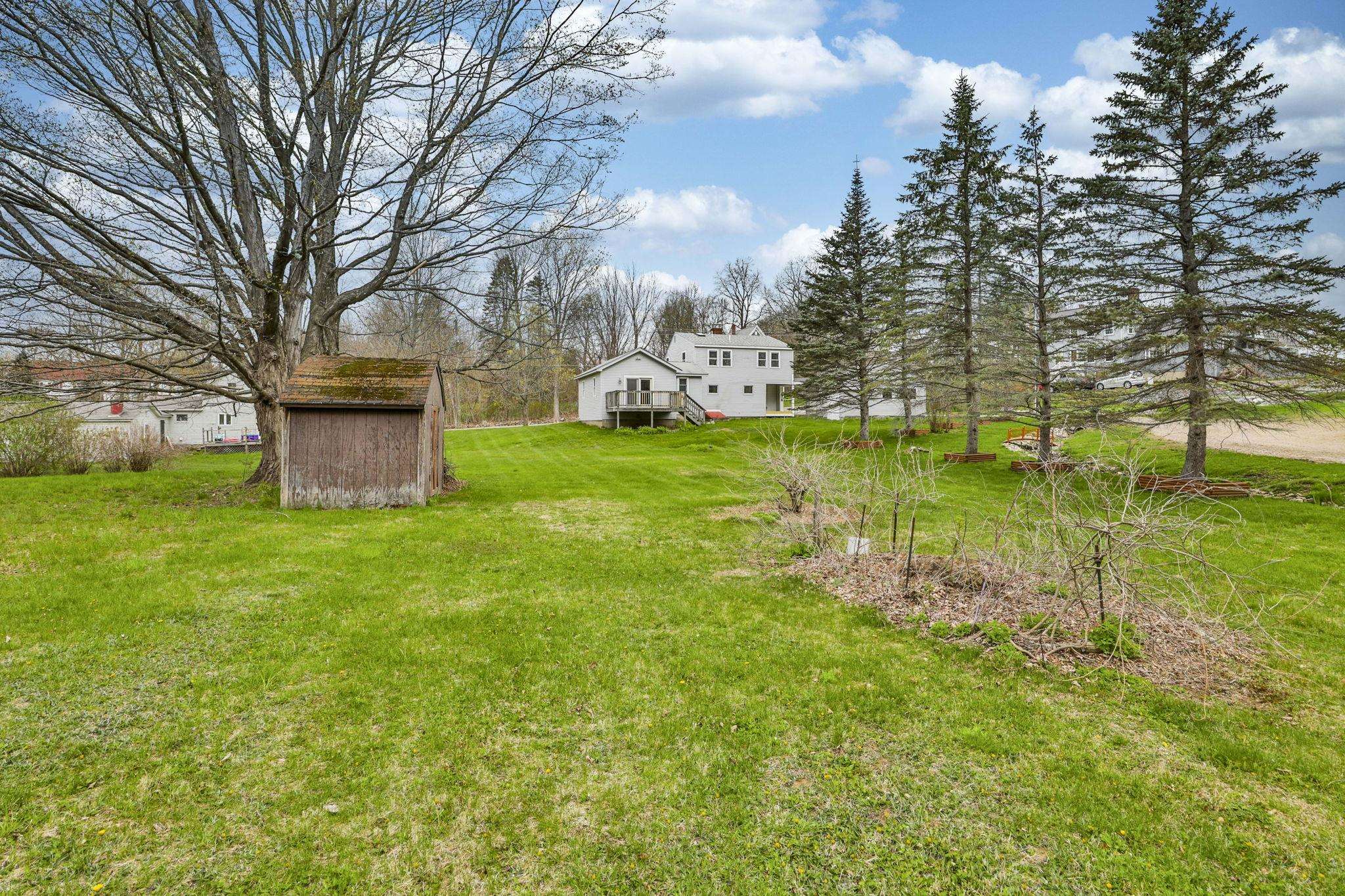 17 Derry Rd, Chester, NH 03036