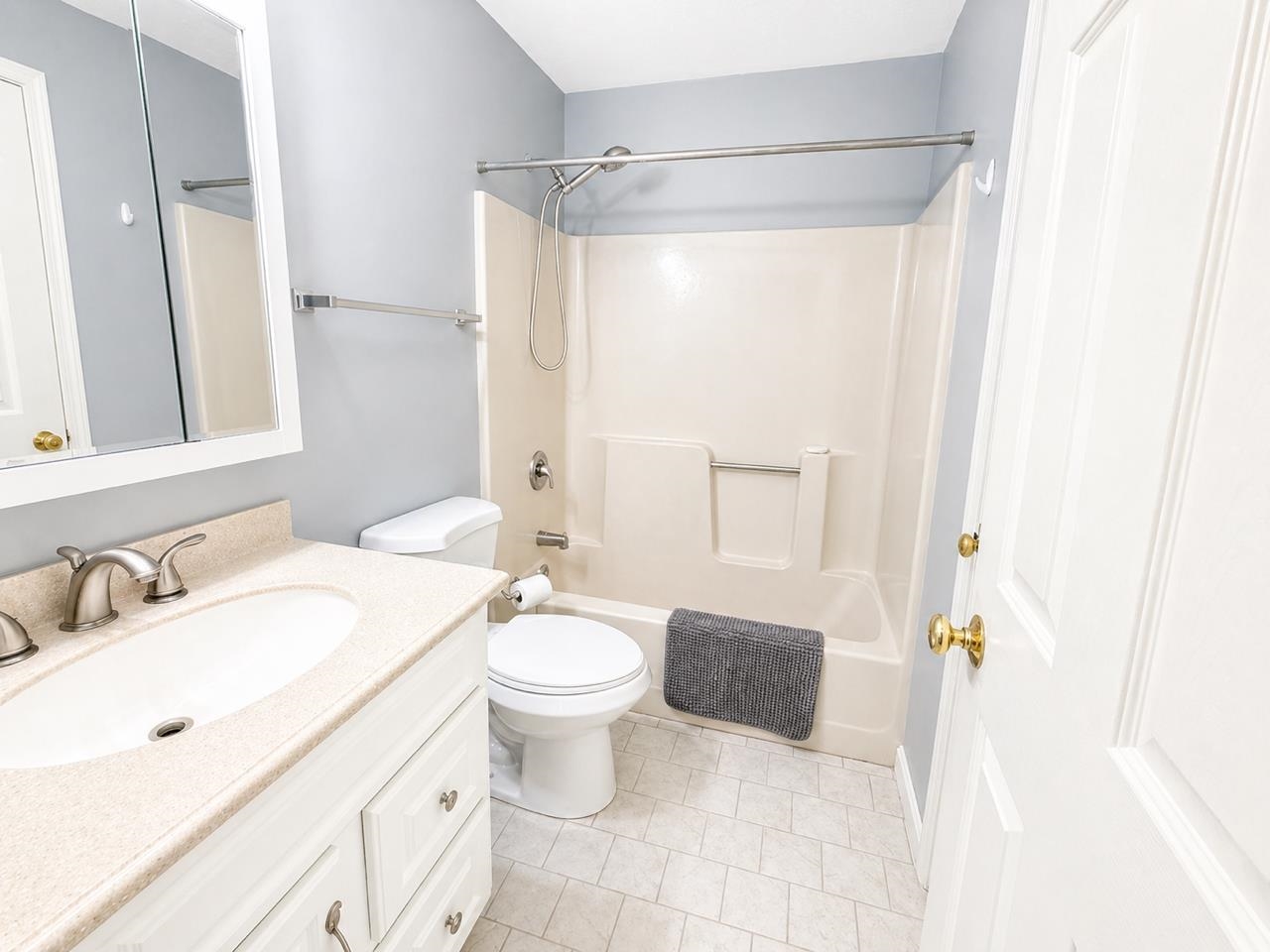 122 Eastern Ave, Manchester, NH 03104