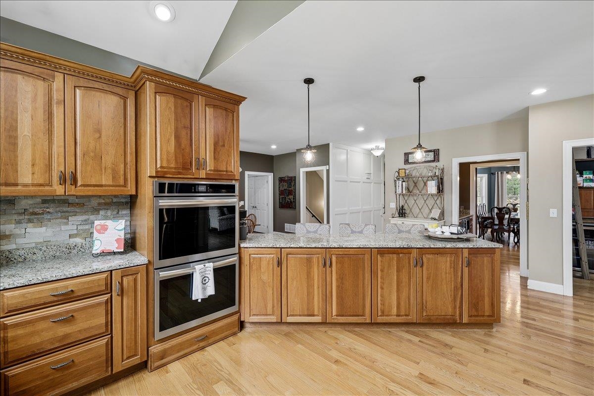 7 Victoria Rg, Amherst, NH 03031