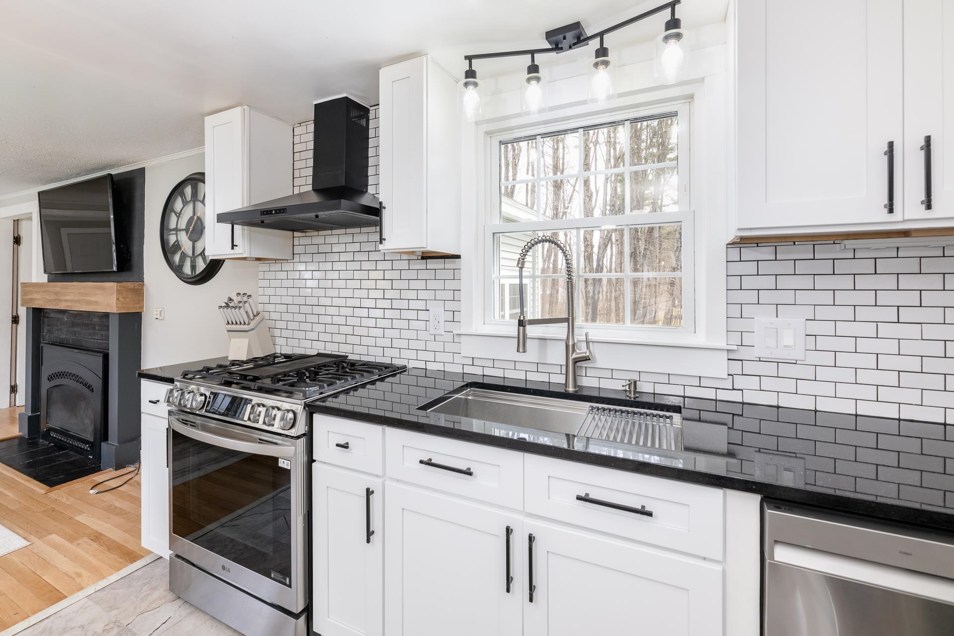 32 Cyrus Ln, Gilford, NH 03249