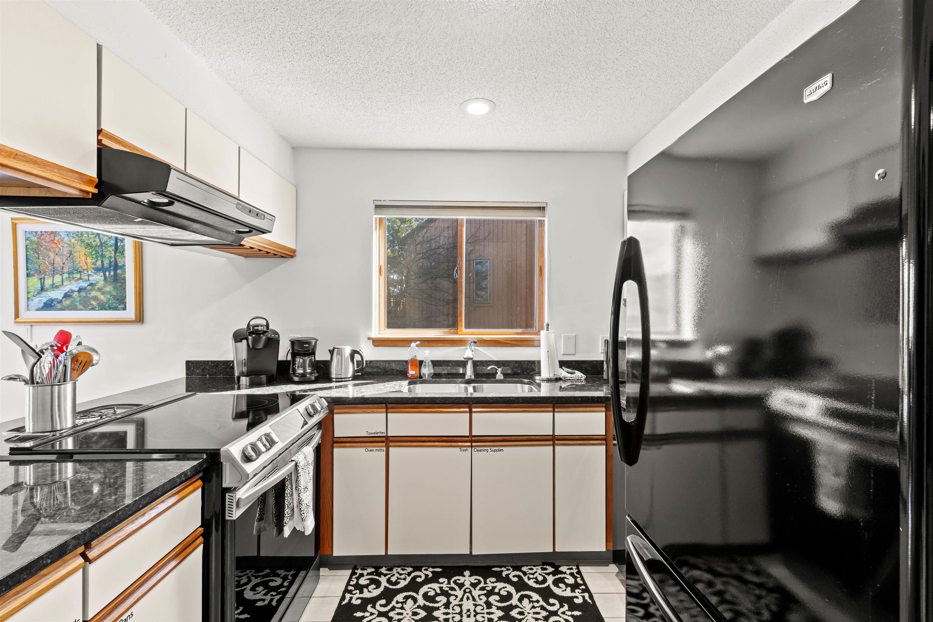 29 Attitash Woods Rd, Bartlett, NH 03812