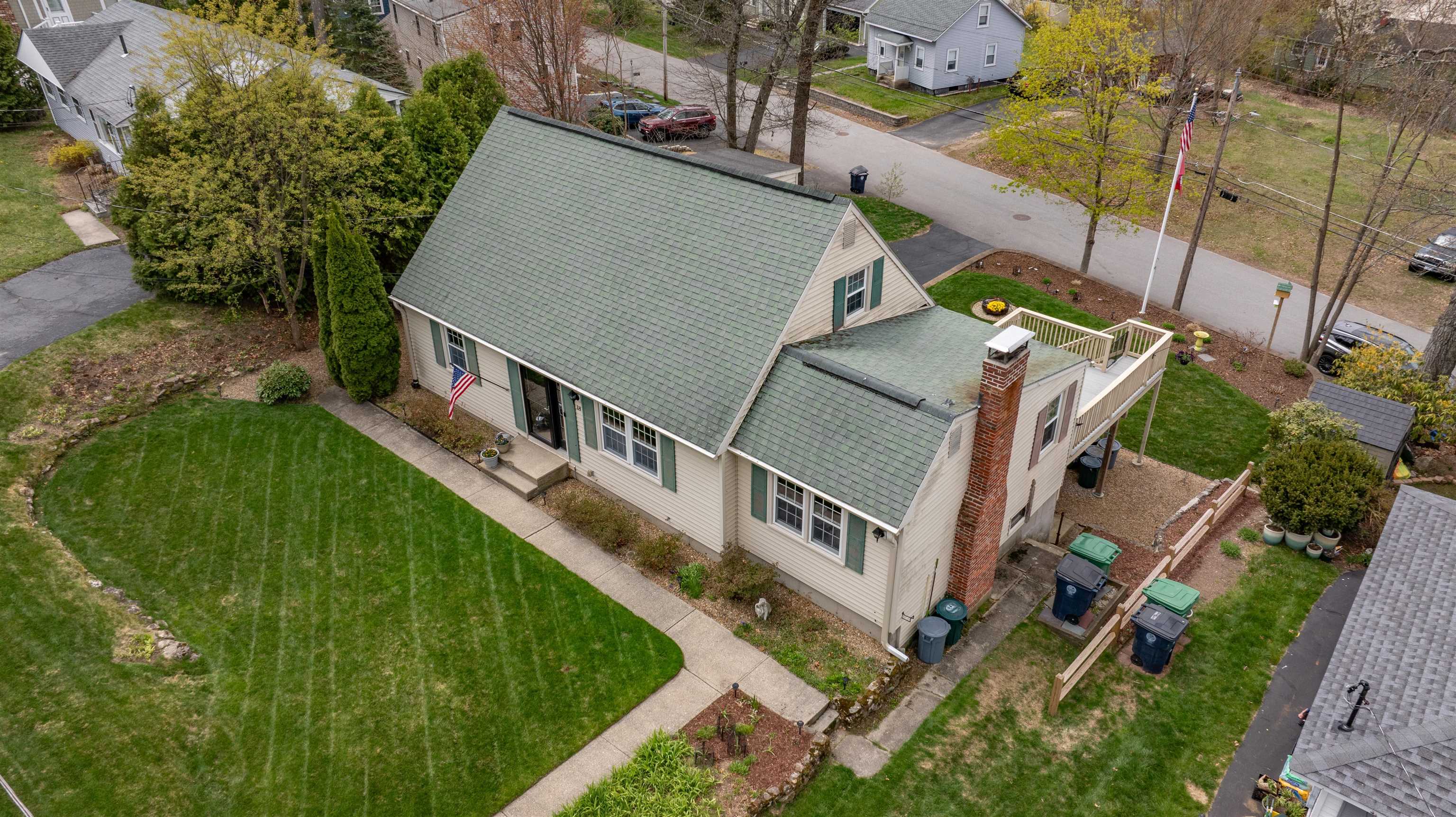 18 Hillside Dr, Nashua, NH 03064