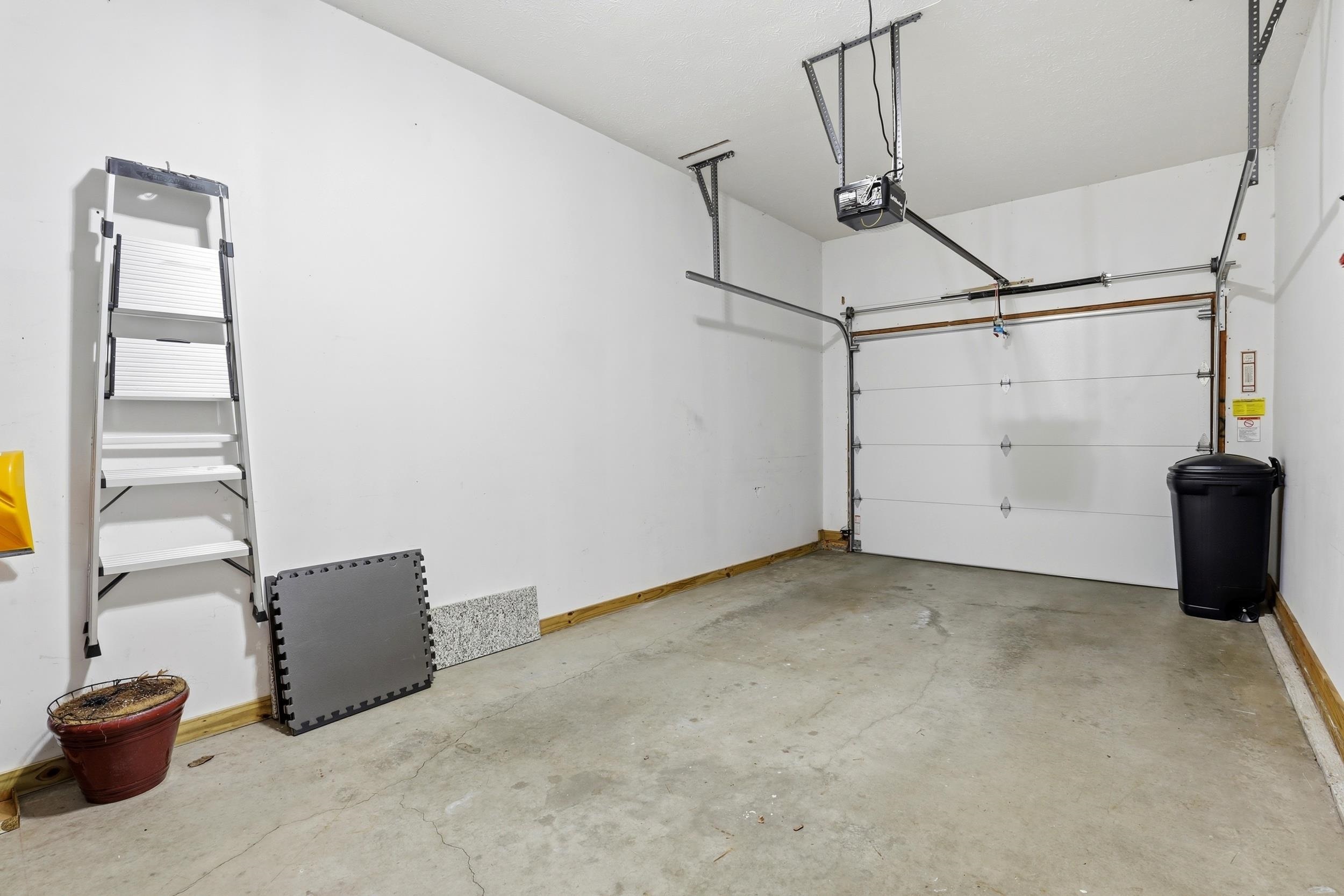 Garage with Auto Opener/Keypad