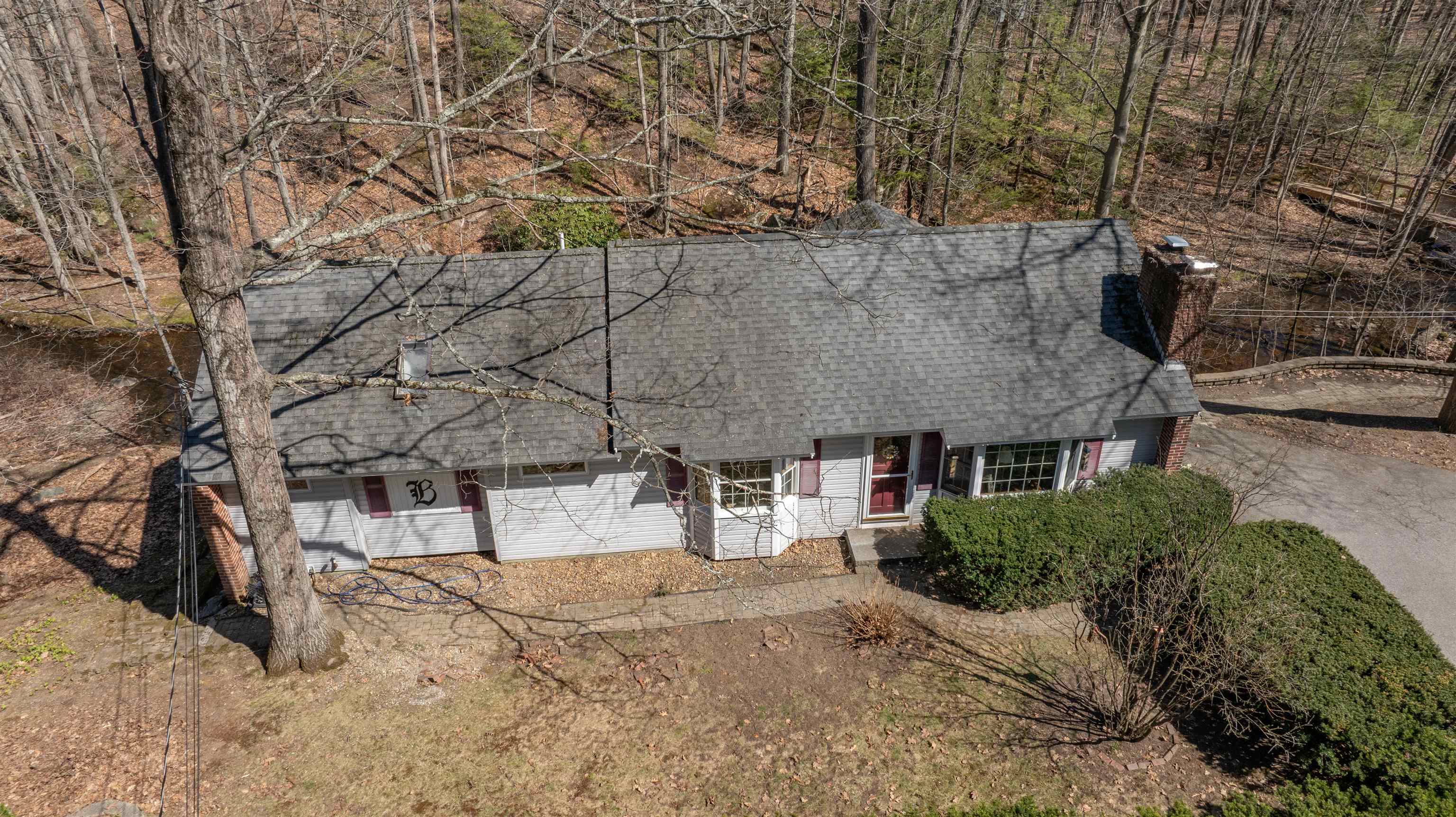226 Amesbury Rd, Kensington, NH 03833