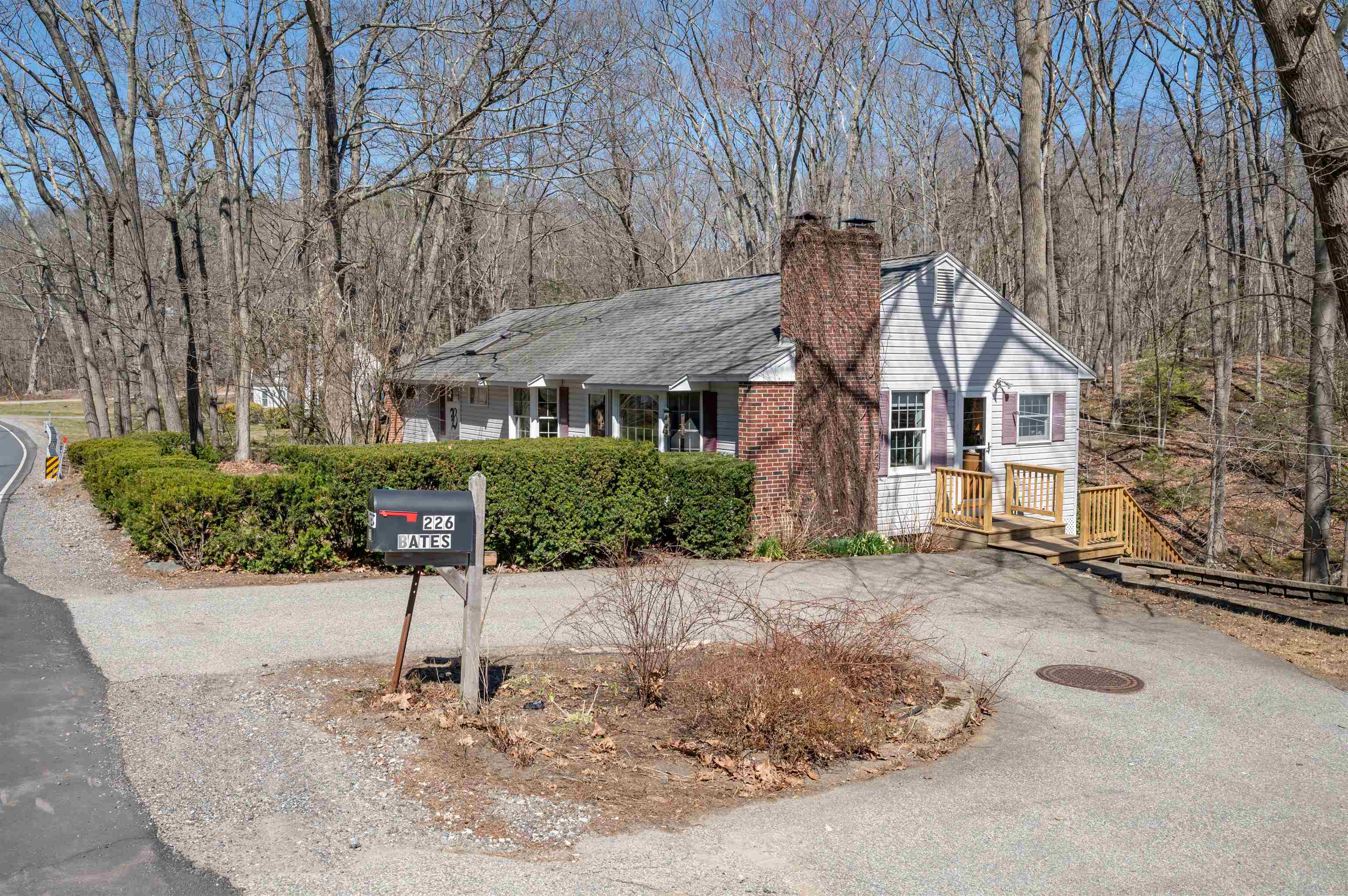 226 Amesbury Rd, Kensington, NH 03833