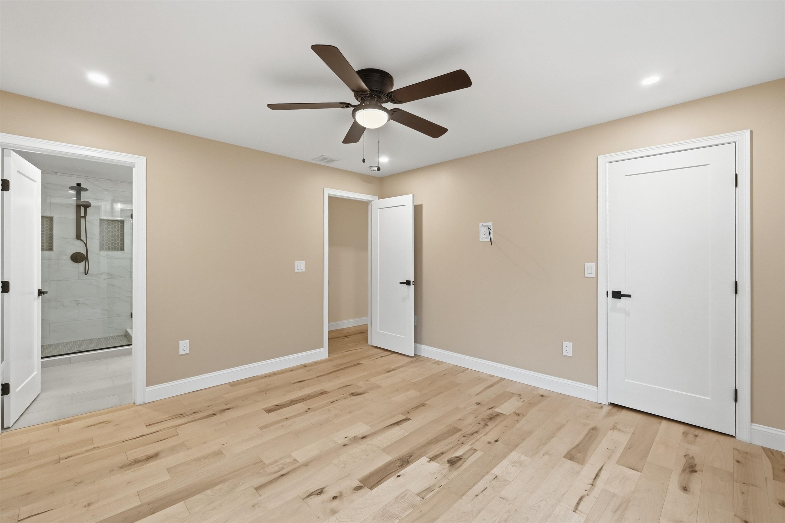 15 Walton Rd, Plaistow, NH 03865