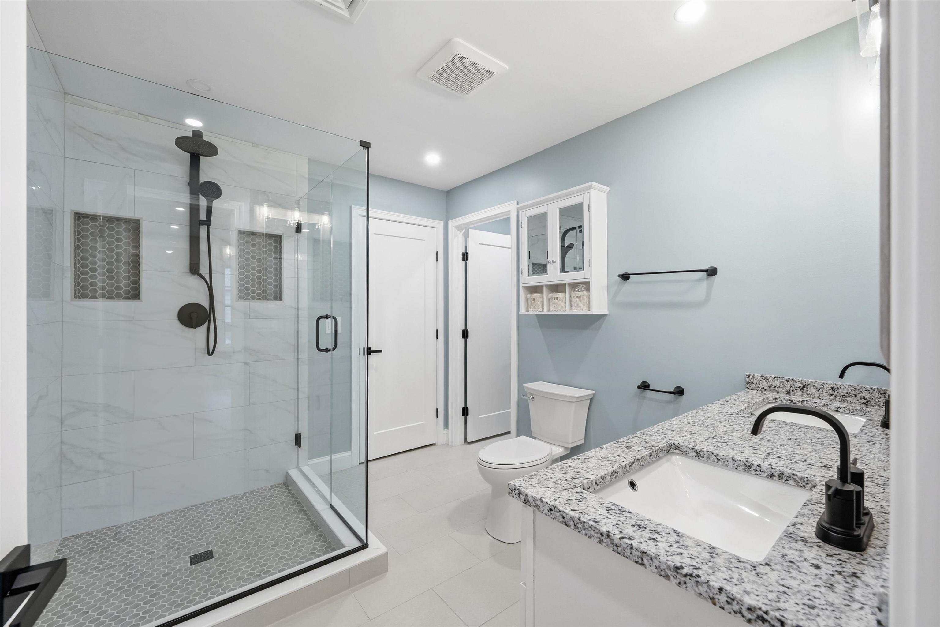 15 Walton Rd, Plaistow, NH 03865