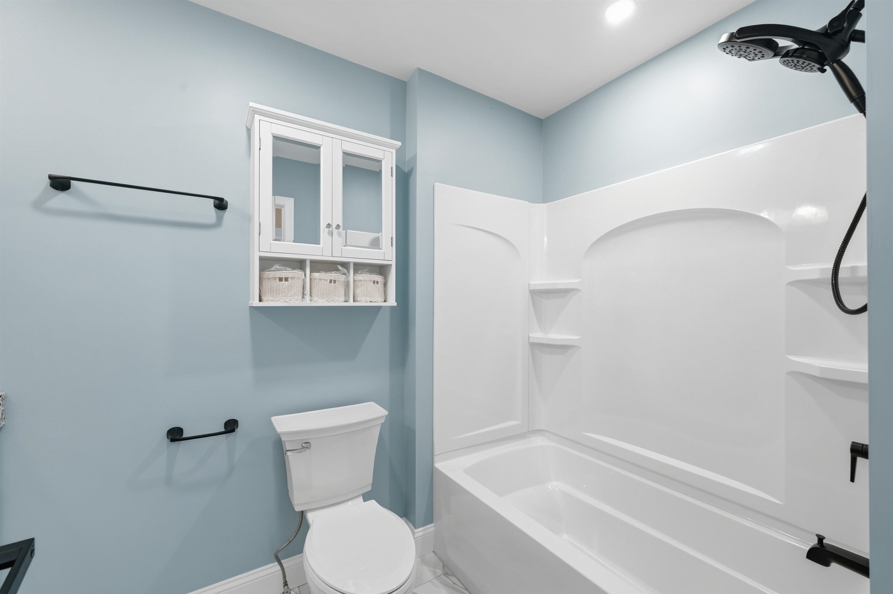 15 Walton Rd, Plaistow, NH 03865