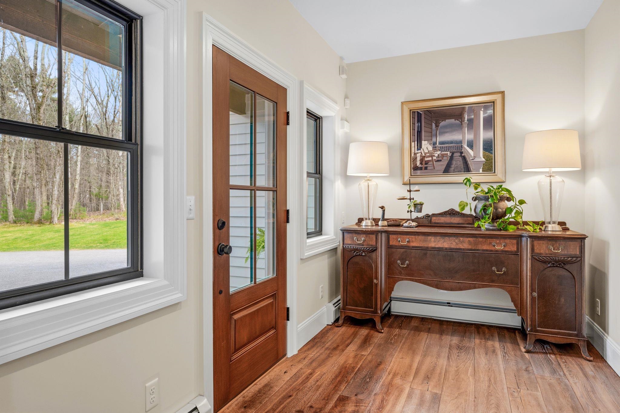 24 Old Stage Rd, Hampton Falls, NH 03844