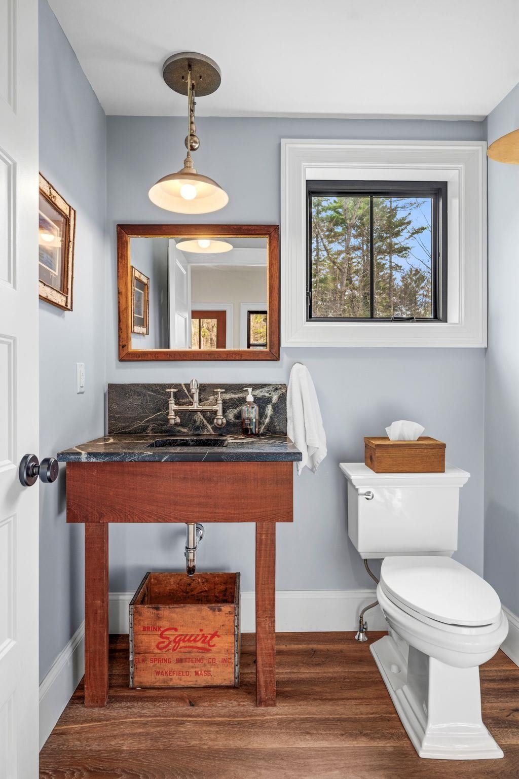 24 Old Stage Rd, Hampton Falls, NH 03844