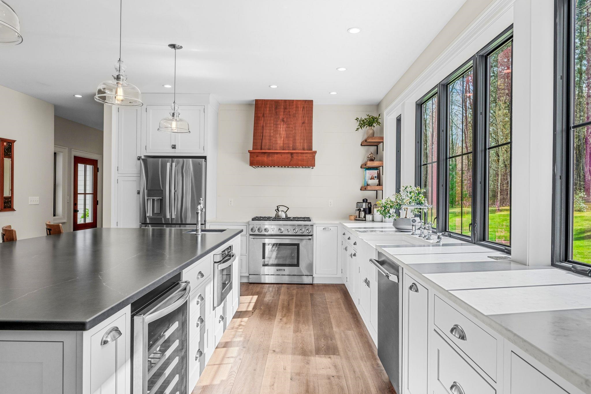 24 Old Stage Rd, Hampton Falls, NH 03844