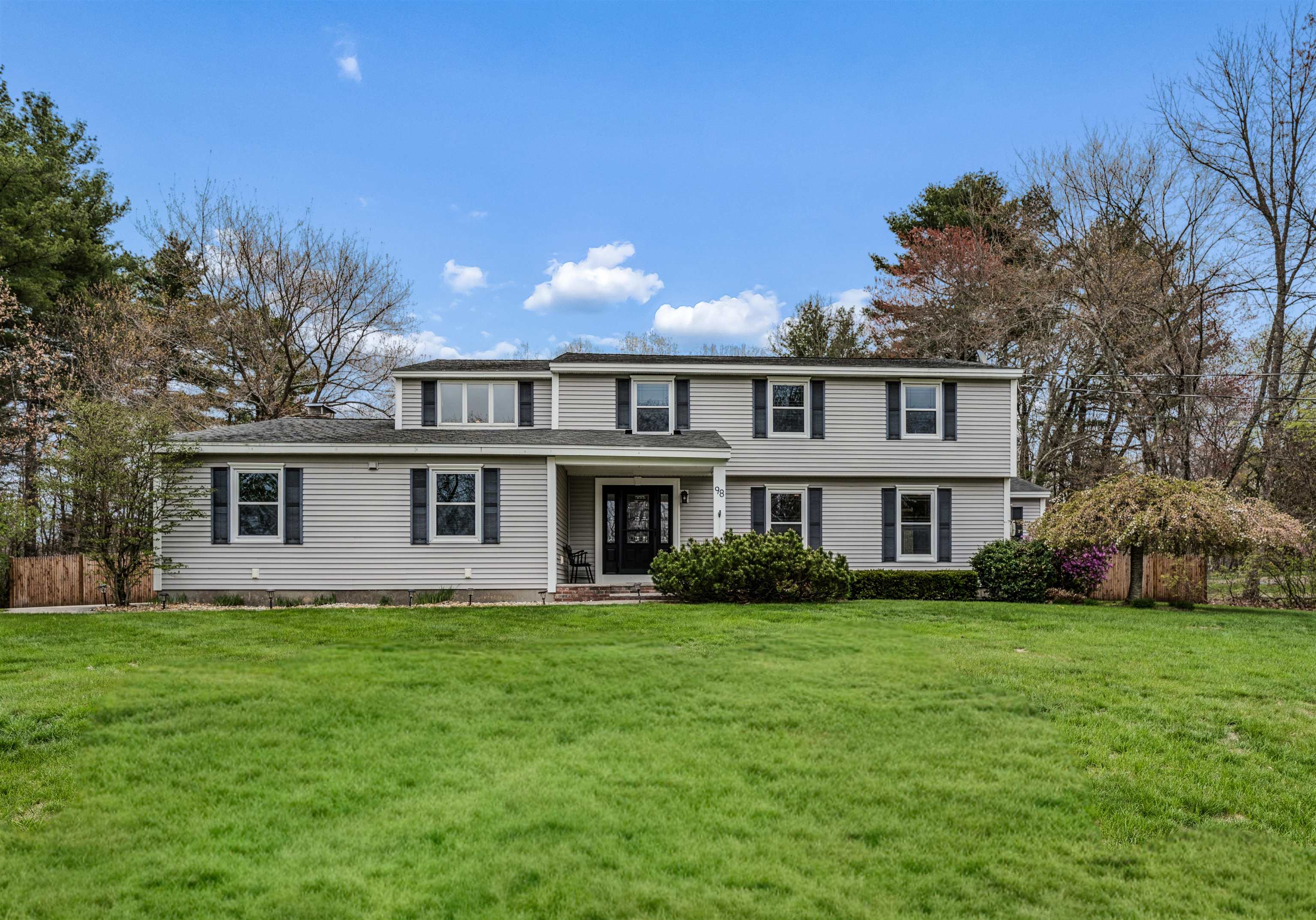 98 Musquash Rd, Hudson, NH 03051