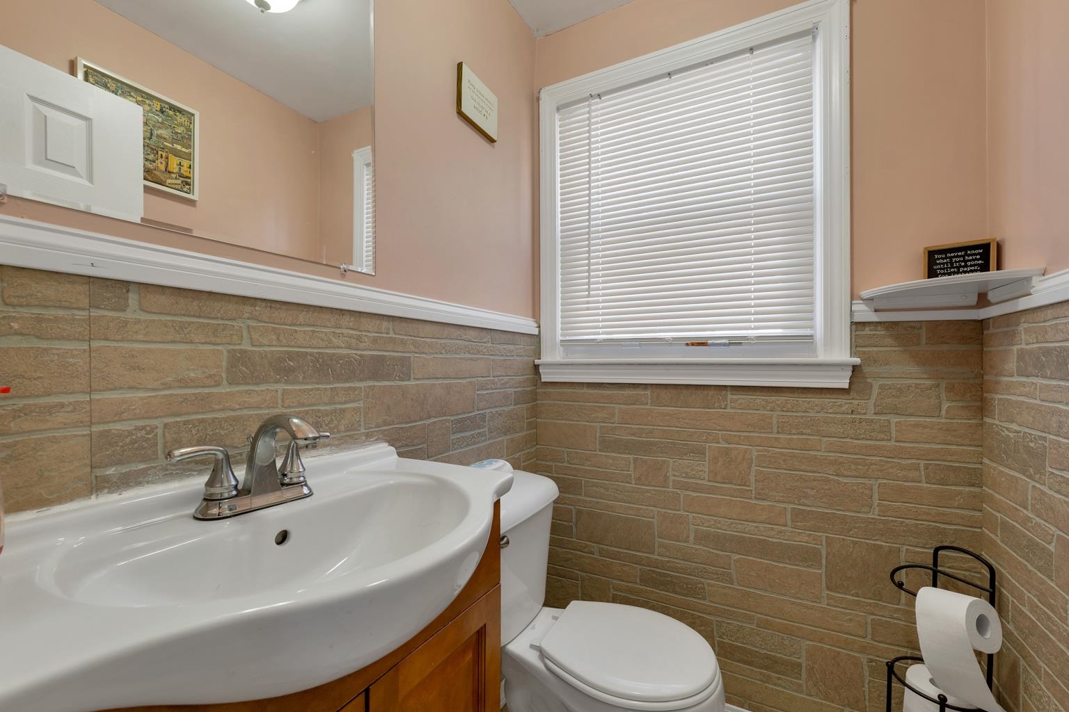52 Boulder Dr, Londonderry, NH 03053