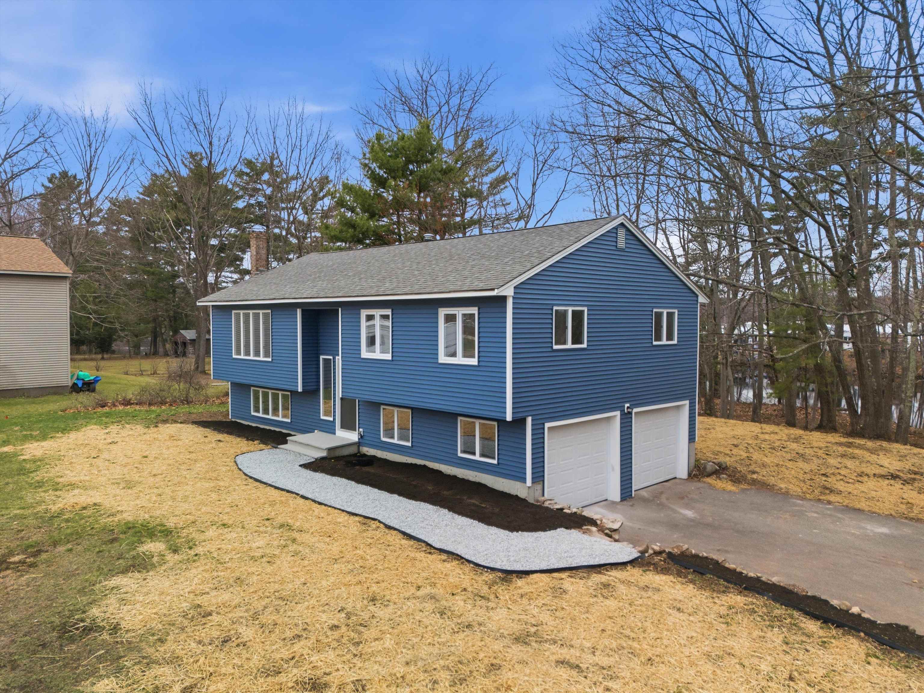 5 Saint James Ter, Rochester, NH 03867