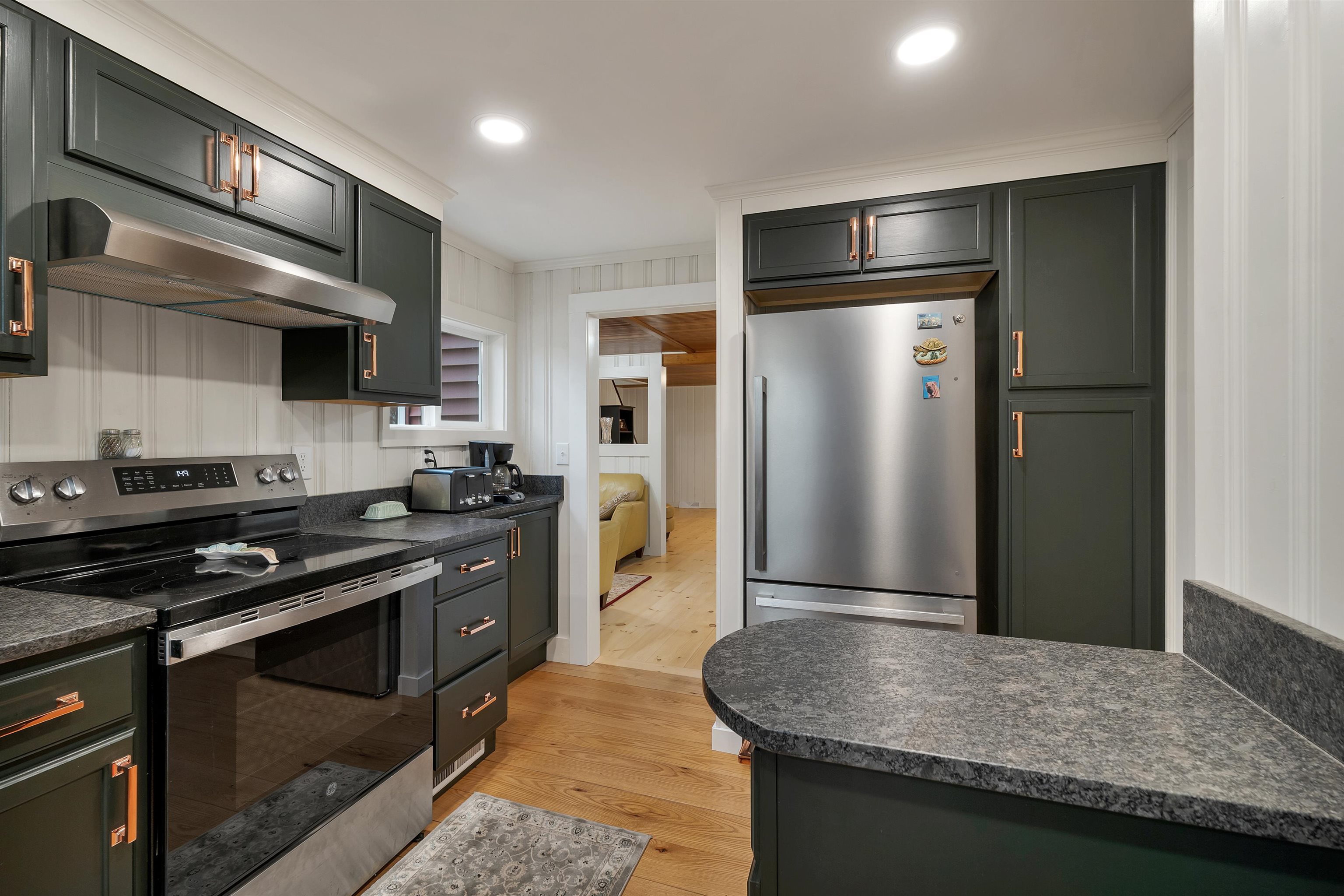 40 Emery Ln, Wakefield, NH 03830