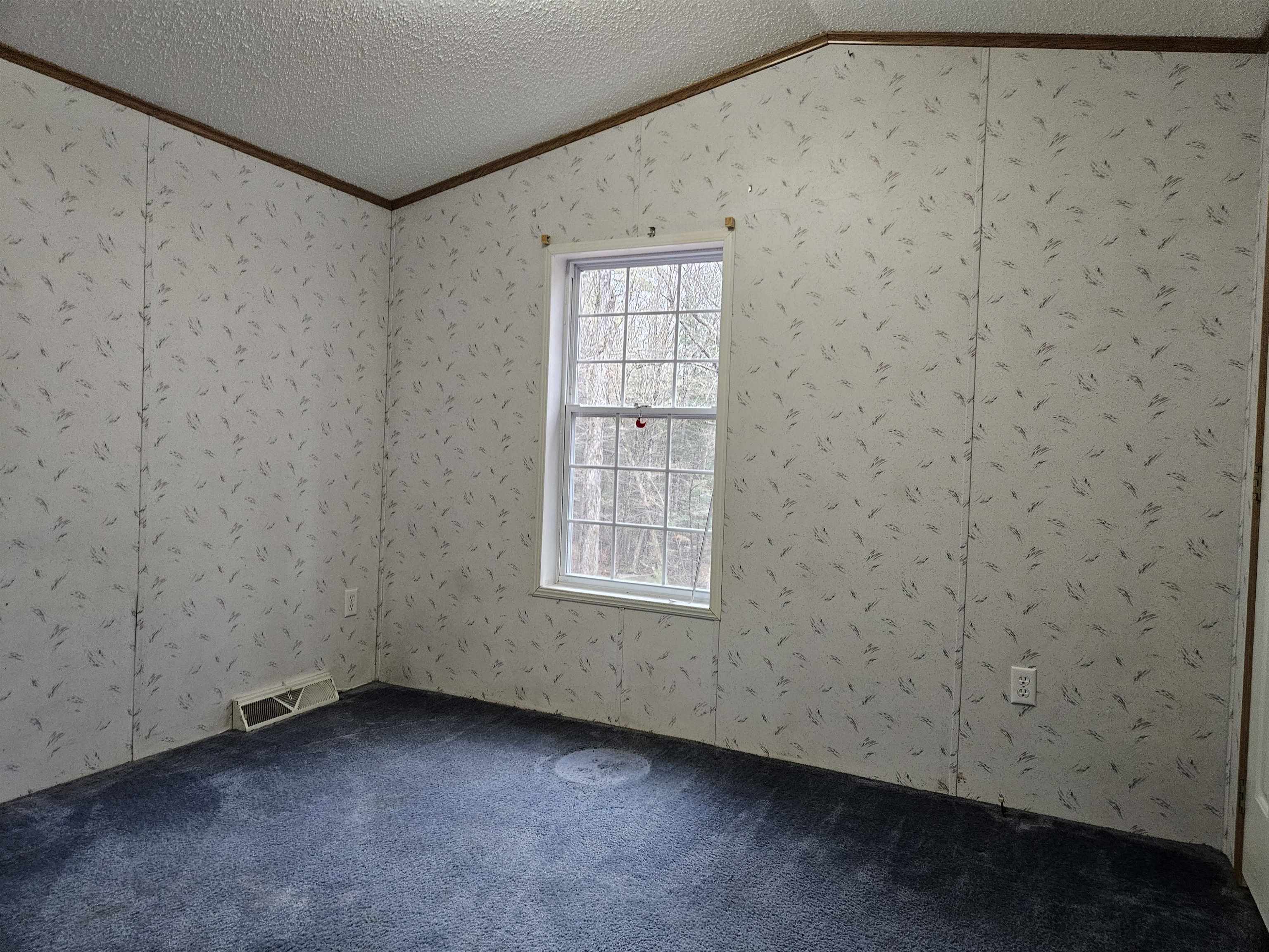 413 Pettyboro Rd, Lyman, NH 03585