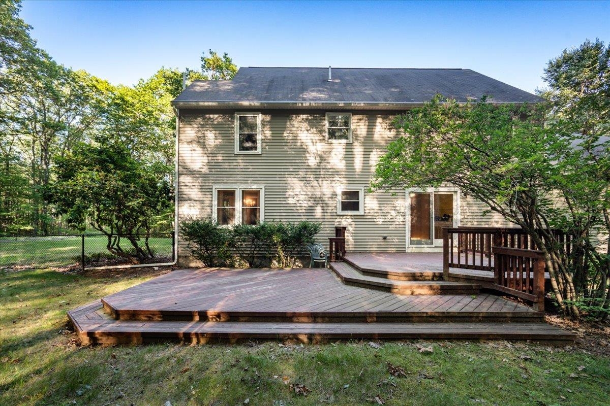 129 Cambridge Rd, Bedford, NH 03110