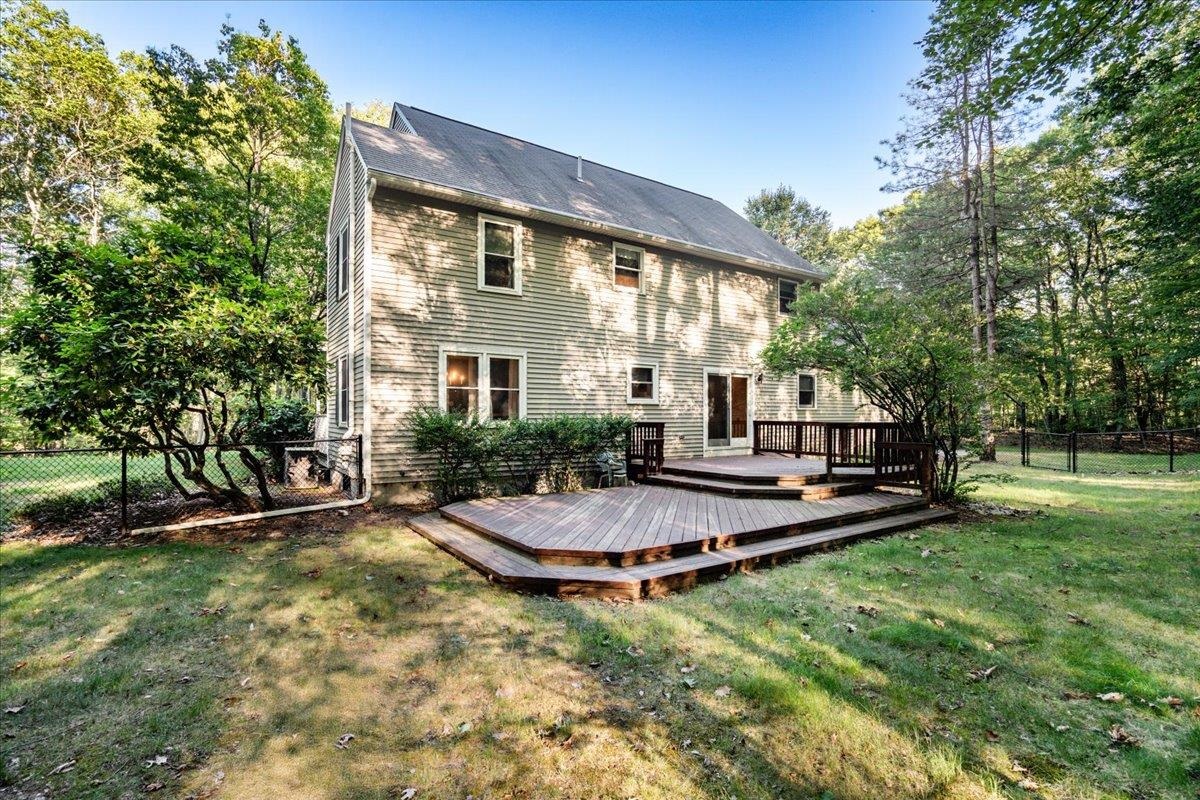129 Cambridge Rd, Bedford, NH 03110
