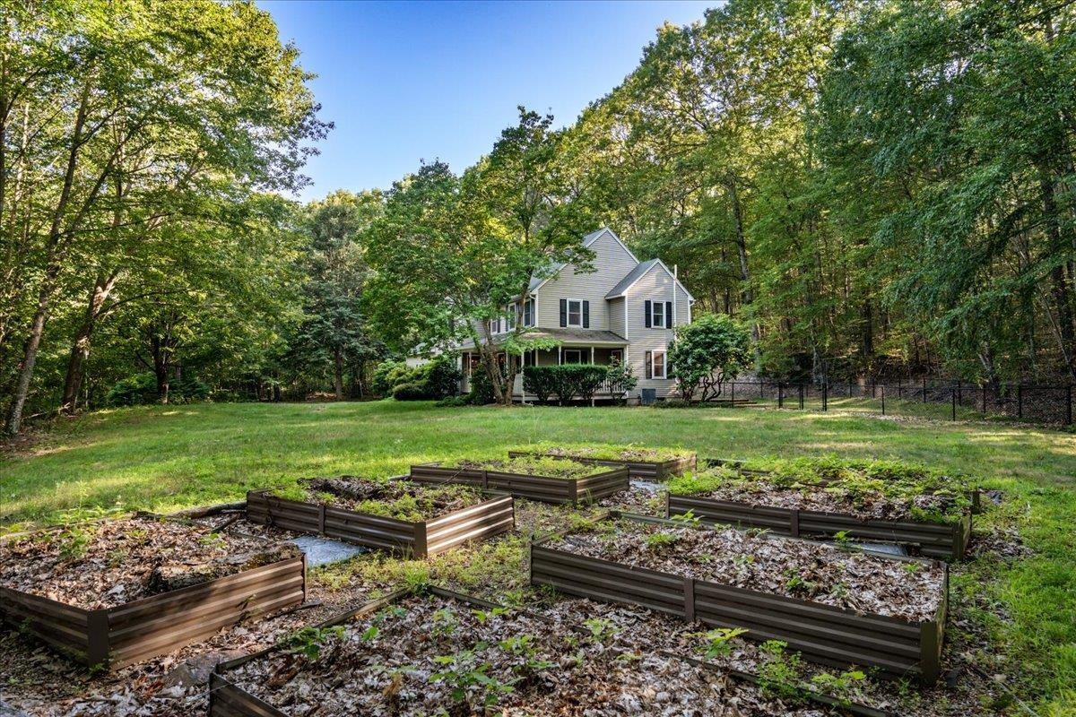 129 Cambridge Rd, Bedford, NH 03110