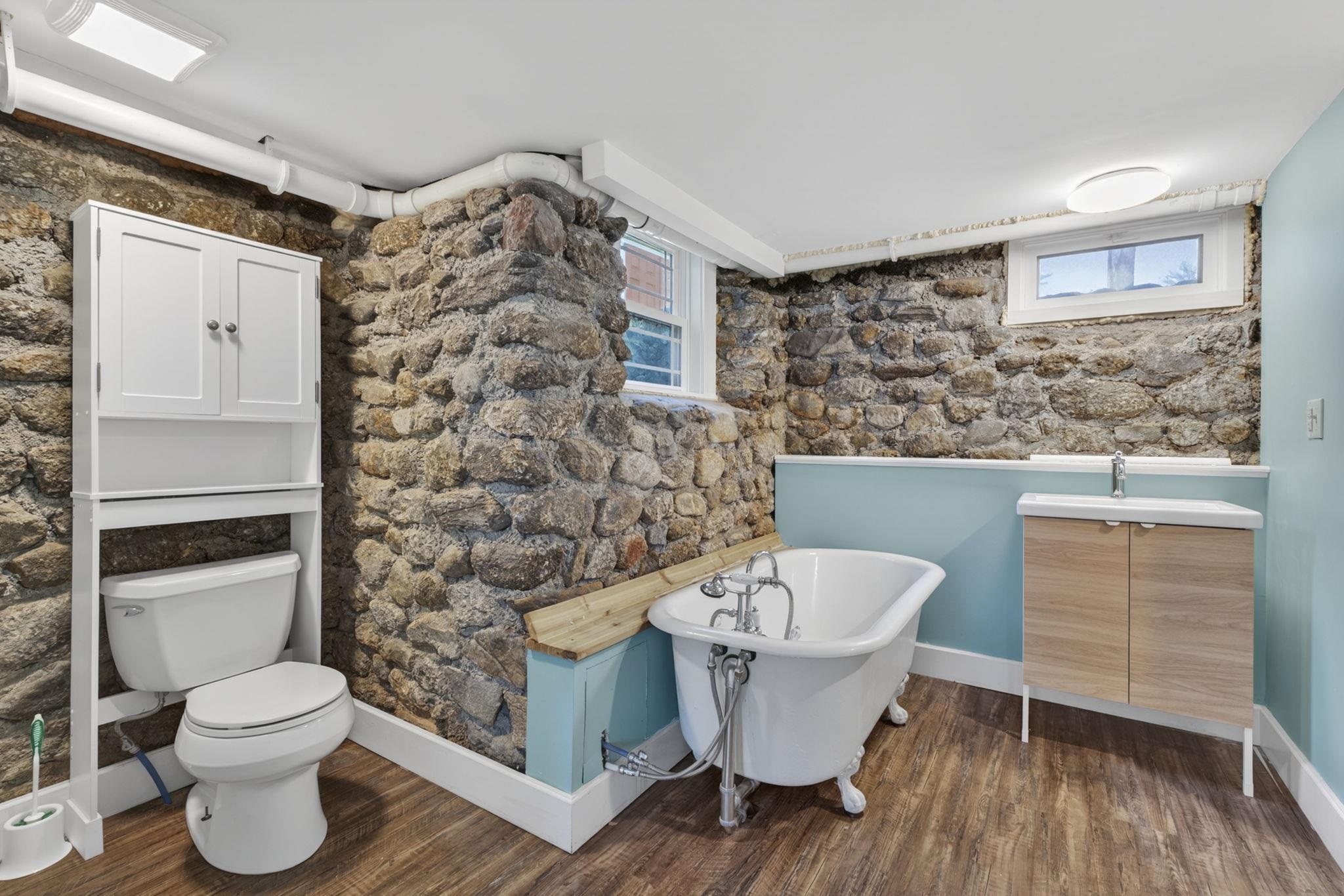 8 Tarbell Rd, Peterborough, NH 03458