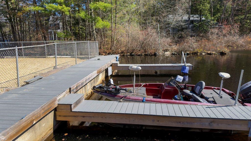 1 Second St, Windham, NH 03087