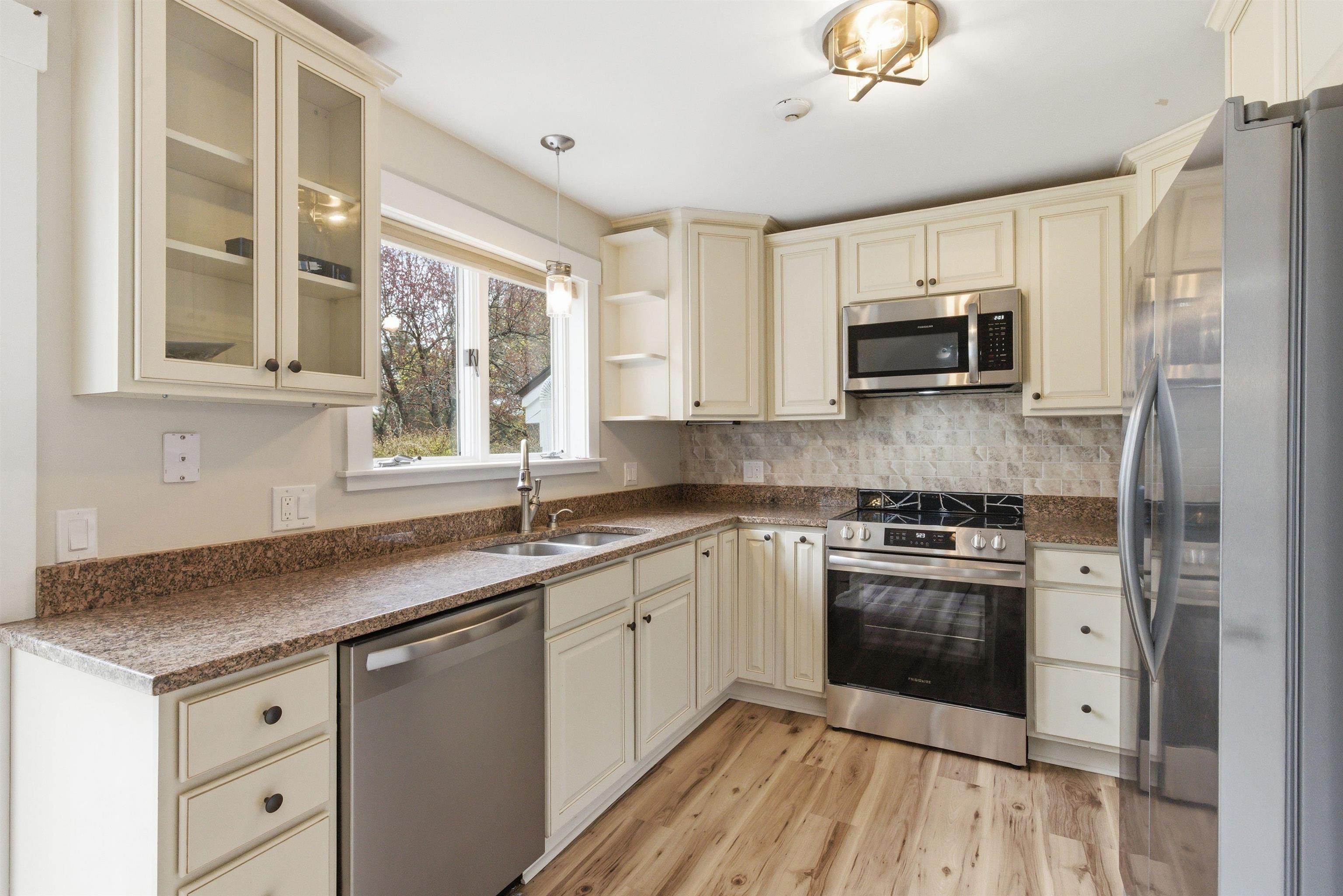 21 Fells Way — photo 1