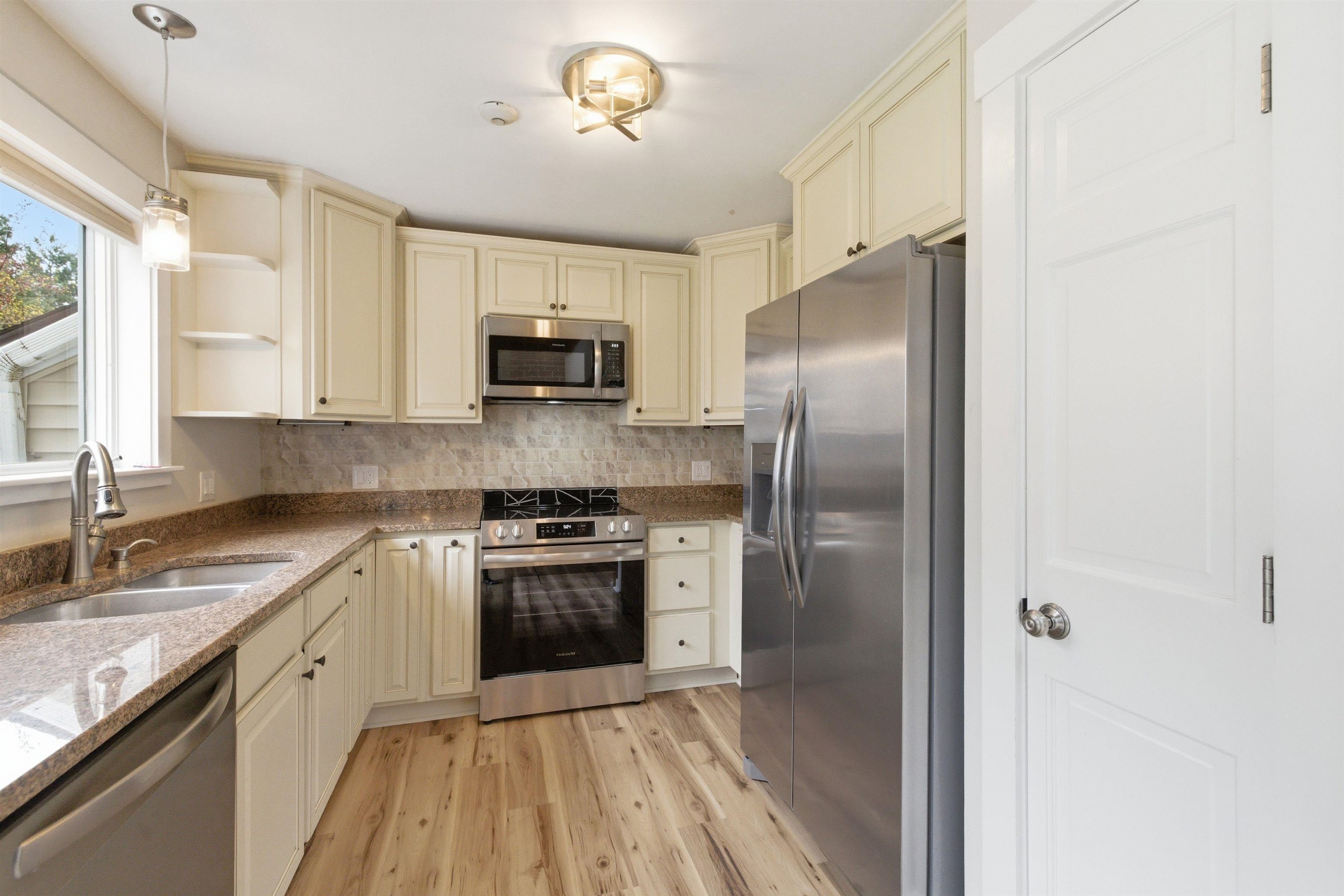 21 Fells Way — photo 3