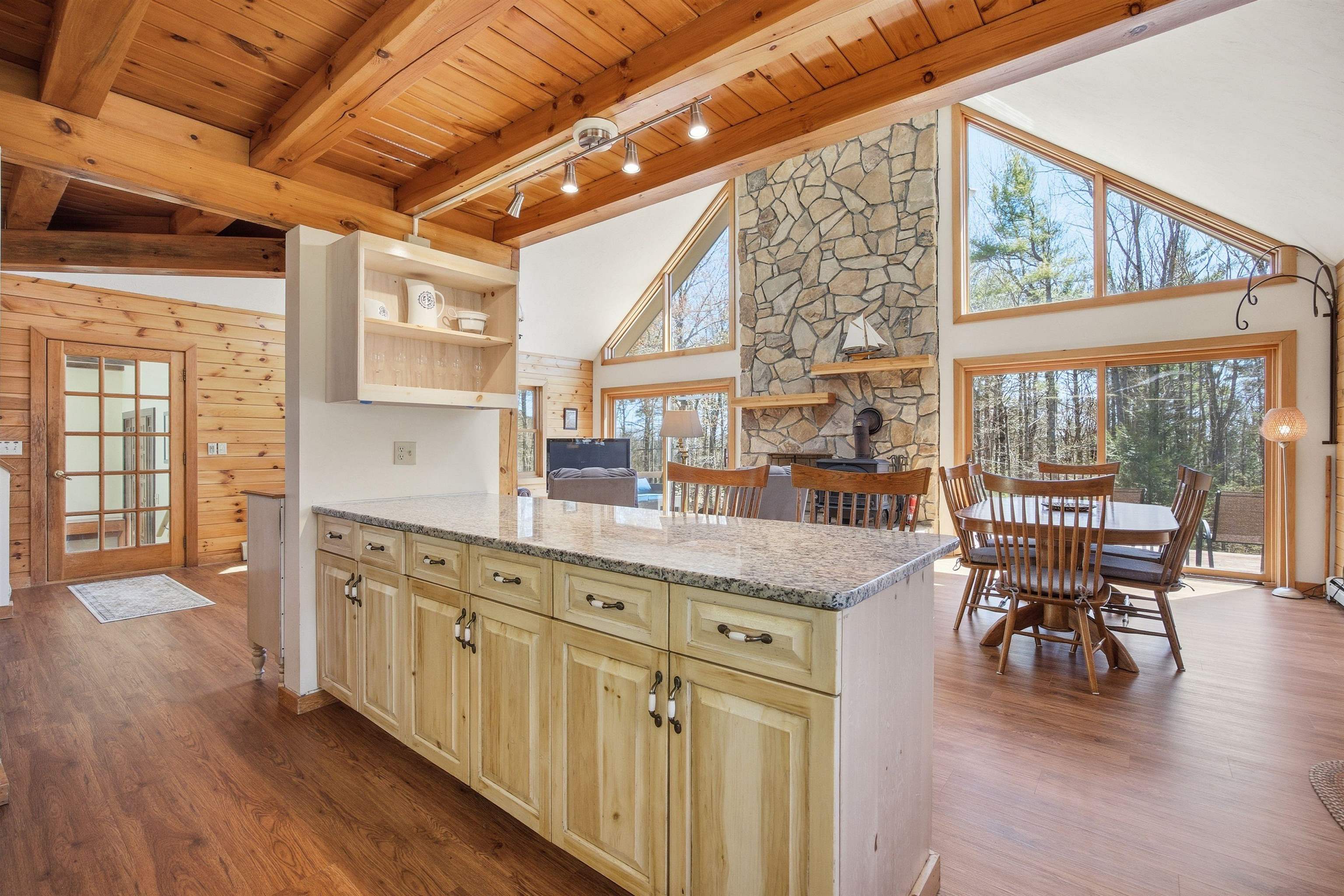 490 Clough Rd, Pittsfield, NH 03263