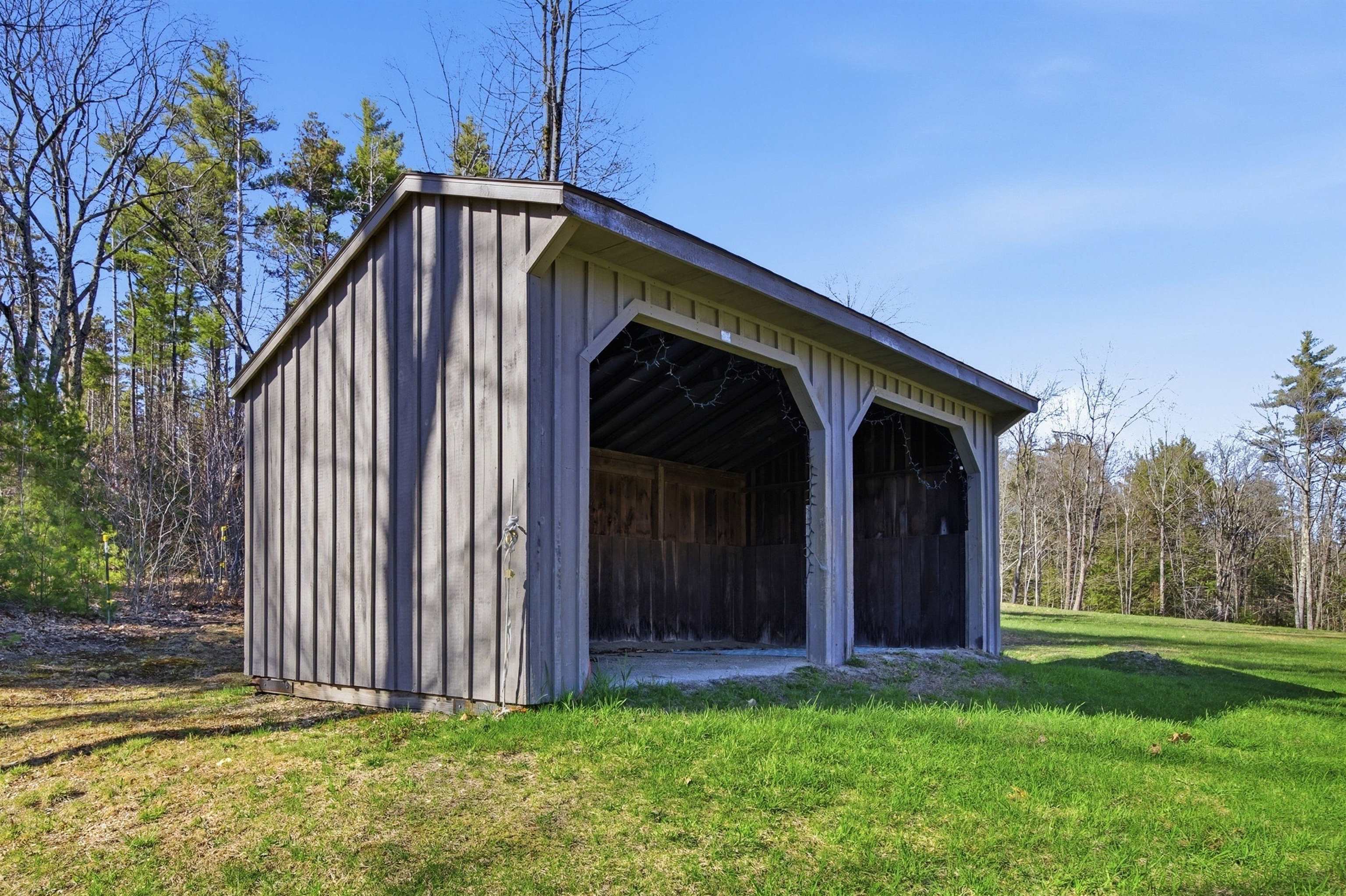 490 Clough Rd, Pittsfield, NH 03263