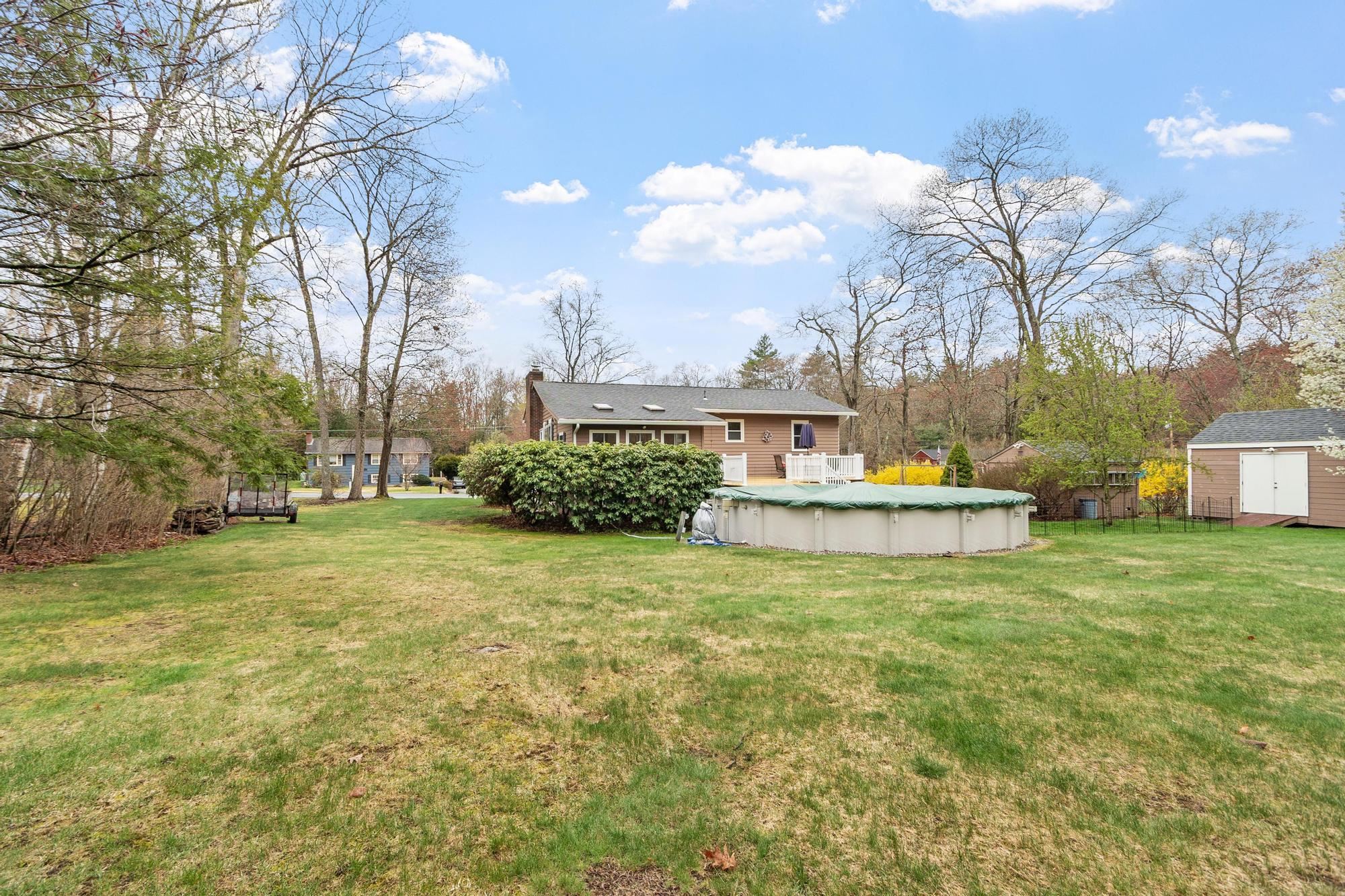 3 Westgate Rd, Derry, NH 03038