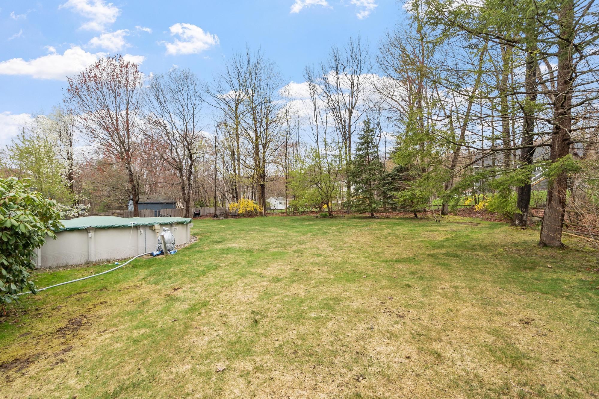 3 Westgate Rd, Derry, NH 03038