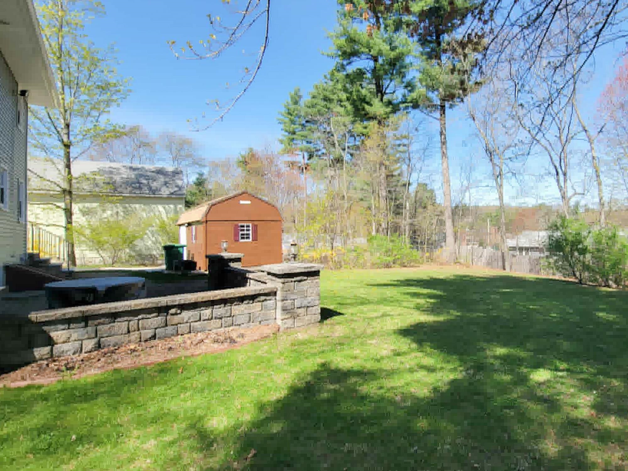 10 Cambridge Rd, Nashua, NH 03062
