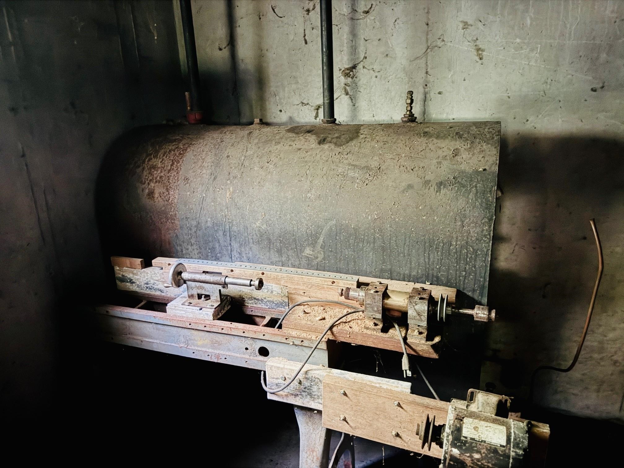 current oil tank