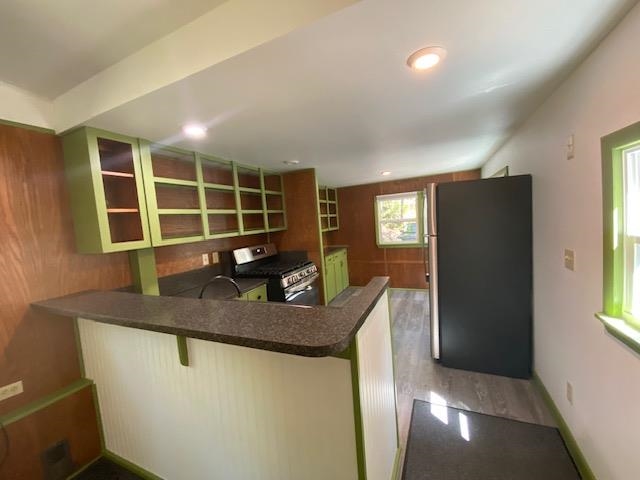 New windows throughout 25148721