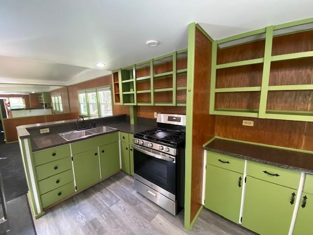 Lots of storage and cabinets 25149079