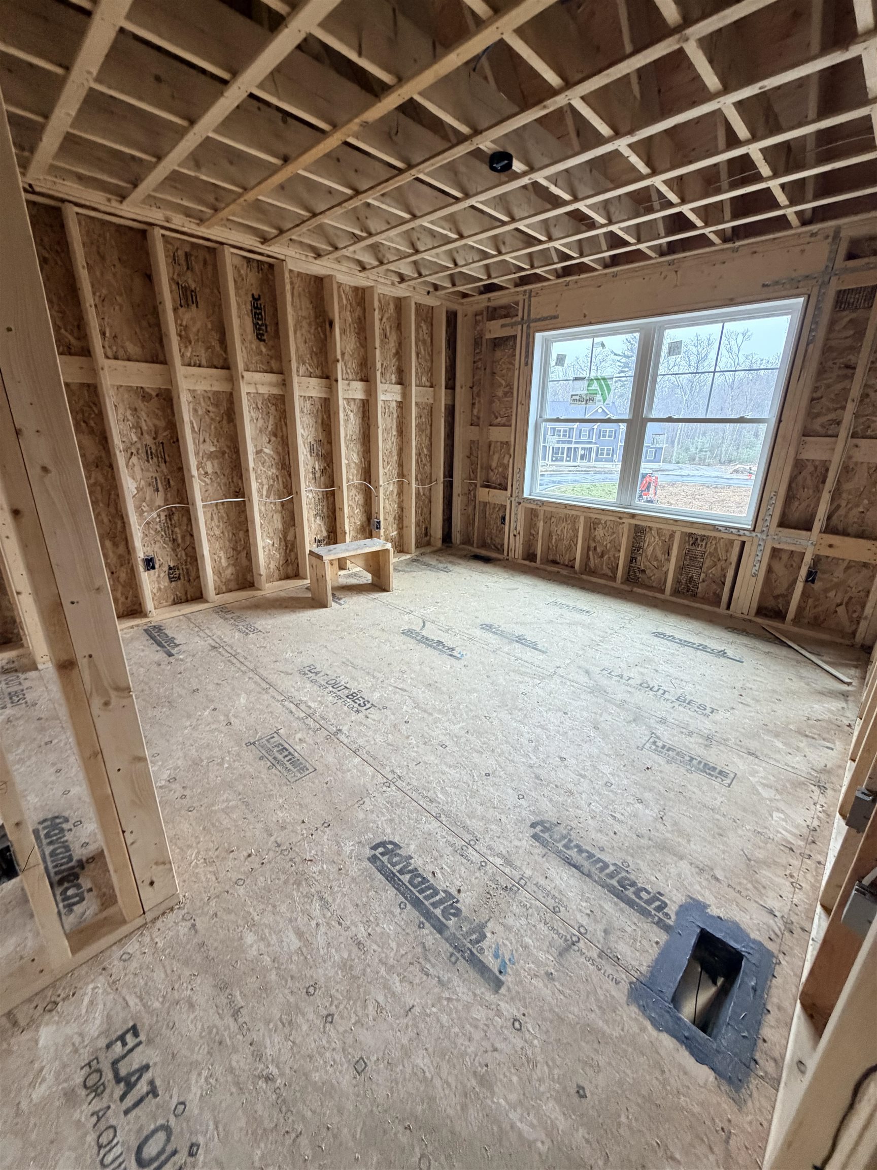 110 Laurel Rd, Hooksett, NH 03106
