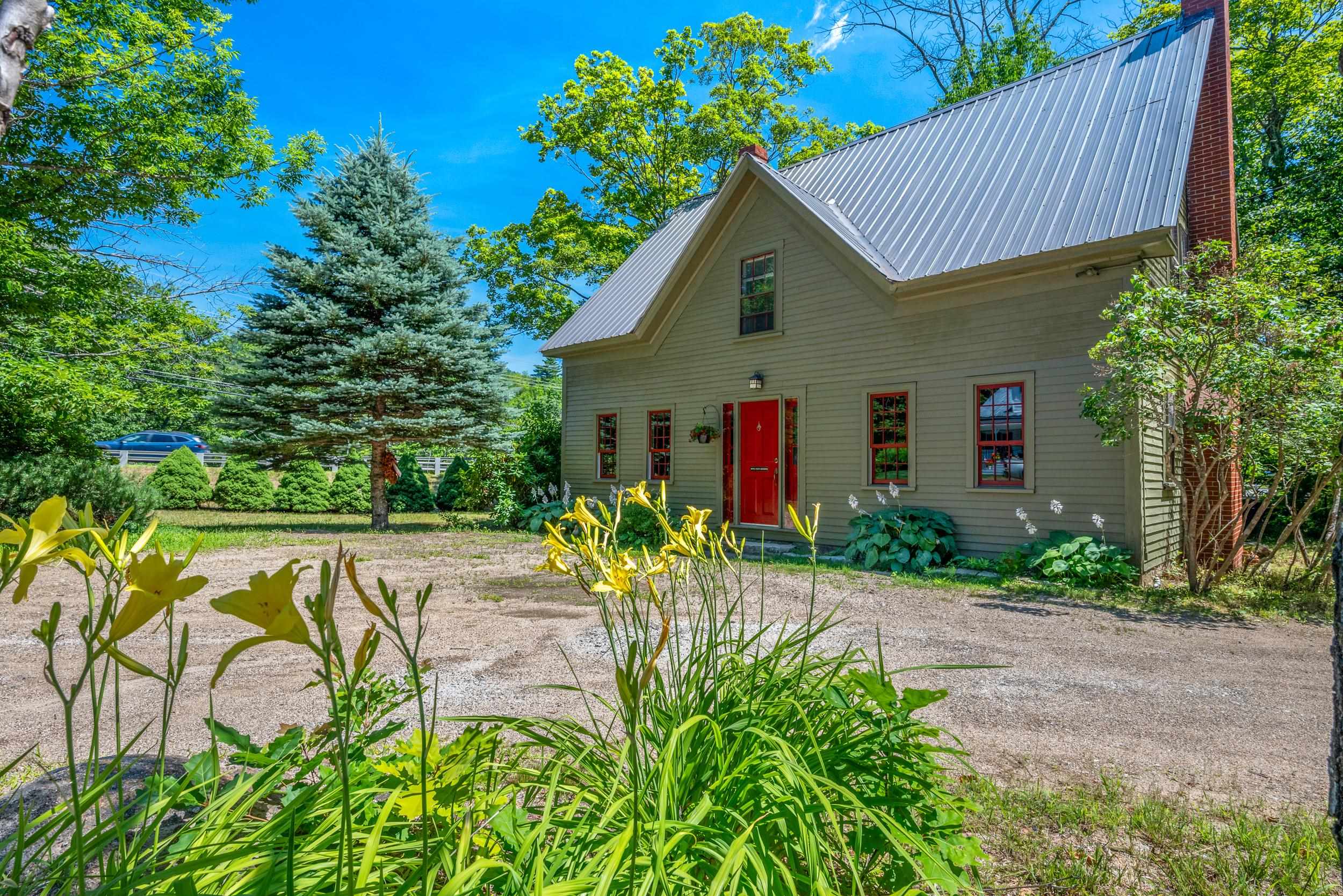 7 Goodrich Falls Rd, Bartlett, NH 03838