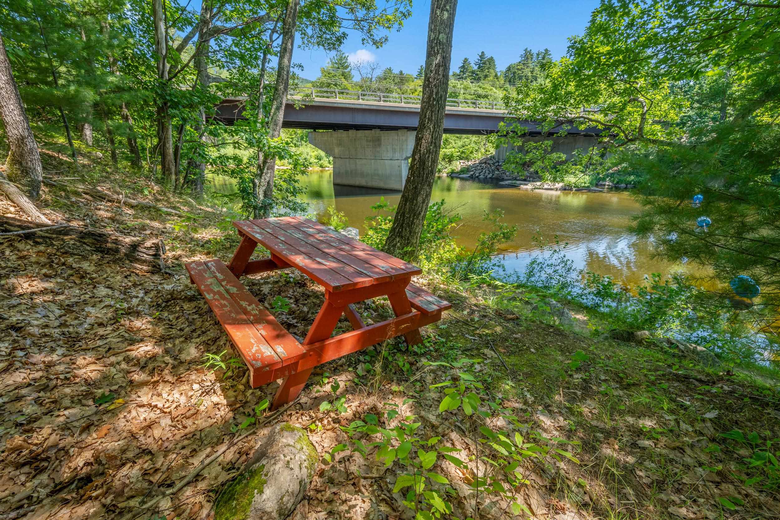 7 Goodrich Falls Rd, Bartlett, NH 03838