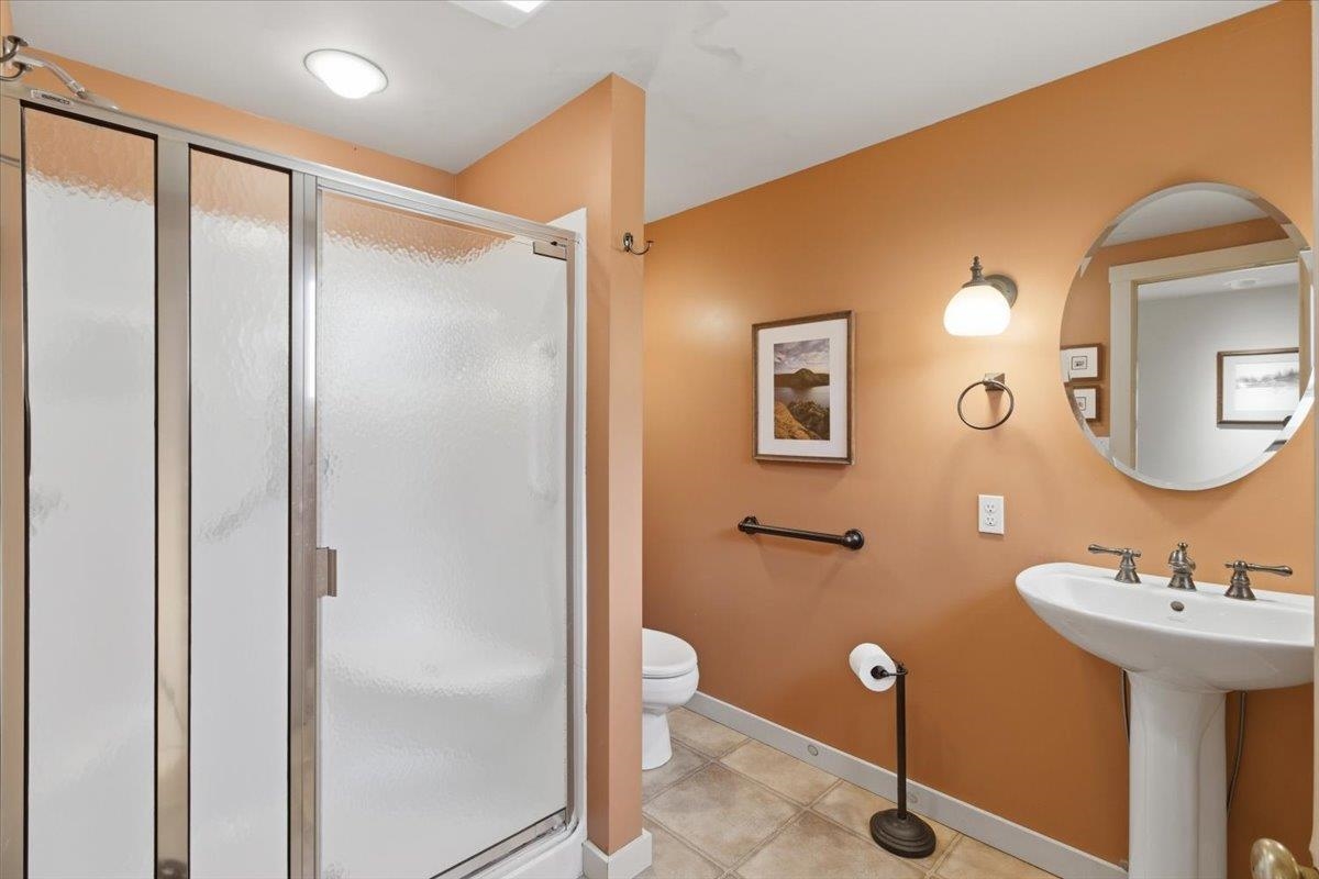 Guest bathroom off of the front hallway...