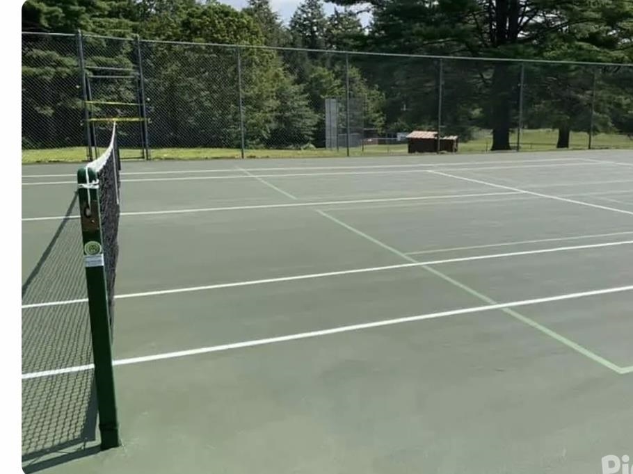 Walk to the courts!