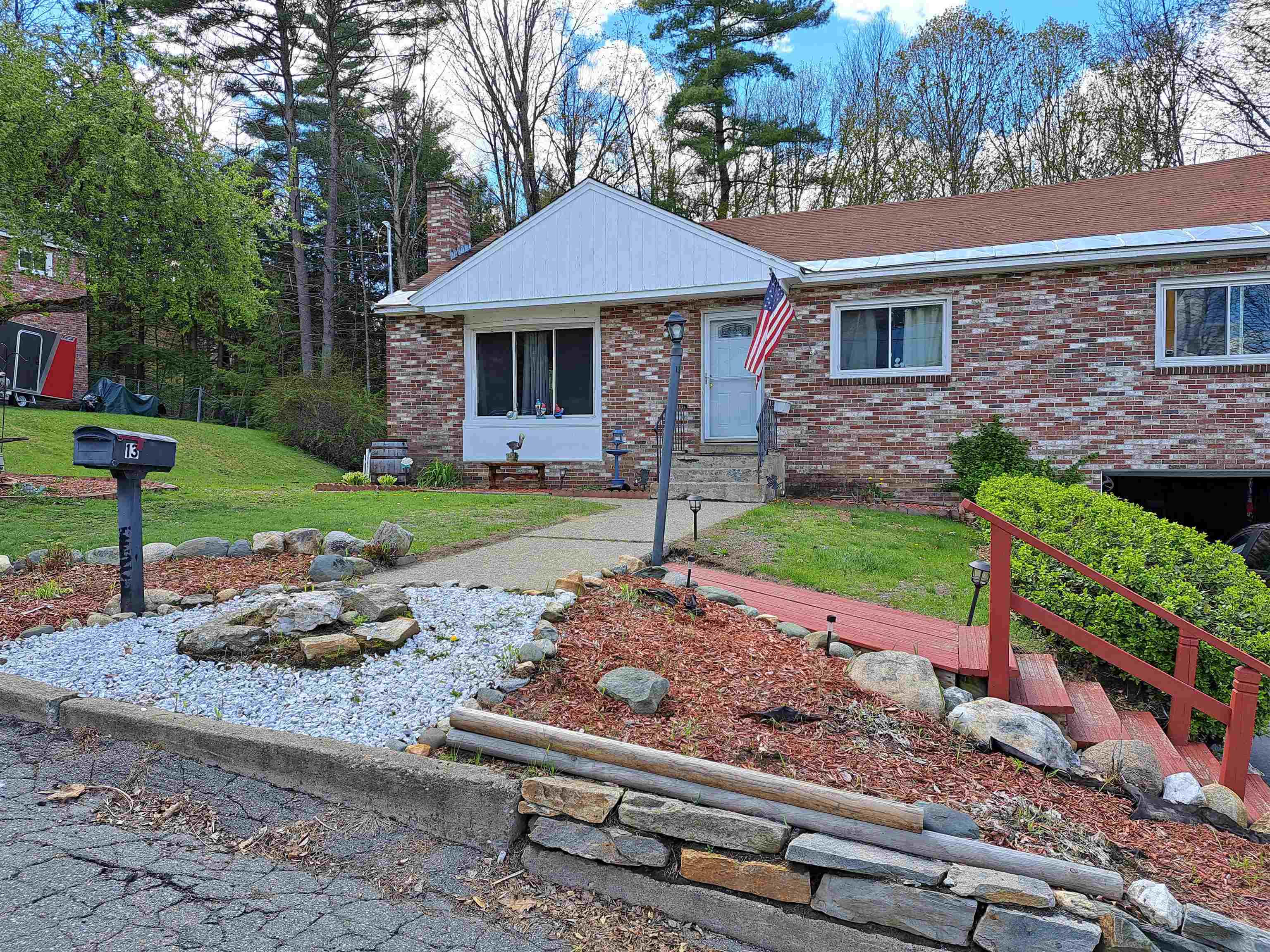 13 Acer Hts, Claremont, NH 03743